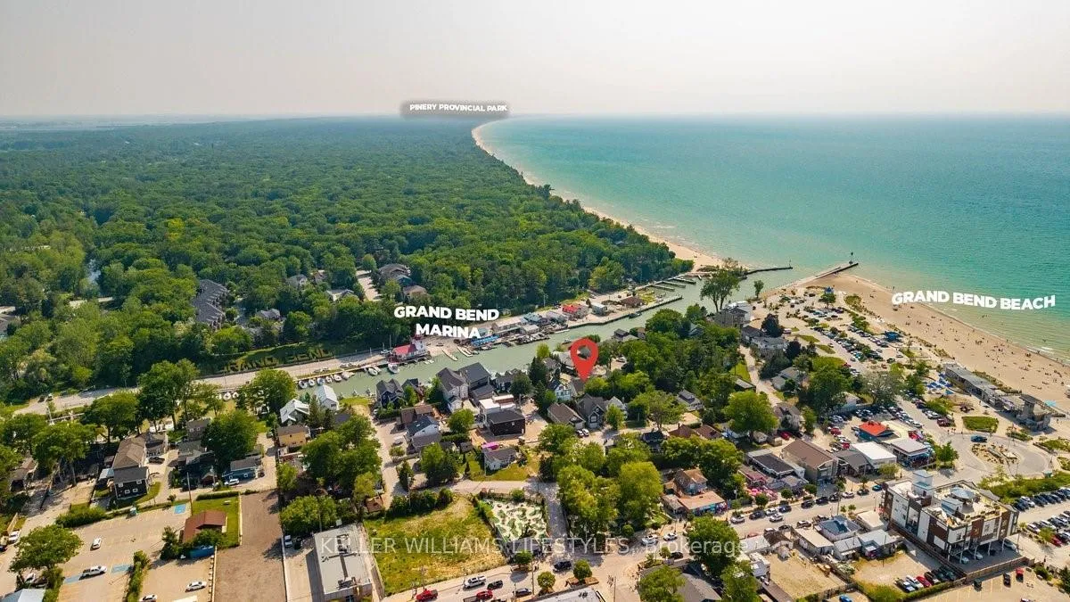 Photo 2 of 40 Lakeside Circle, Lambton Shores, Grand Bend — HOMEH