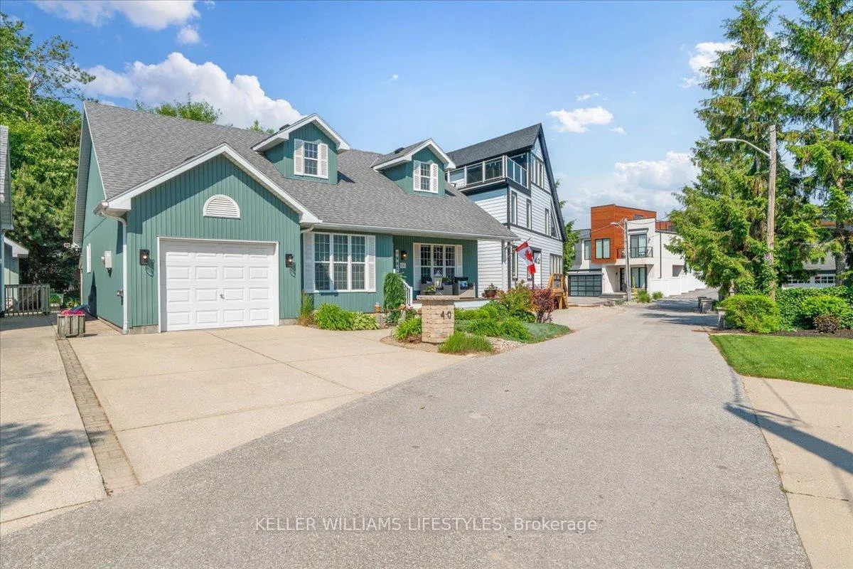 Photo 4 of 40 Lakeside Circle, Lambton Shores, Grand Bend — HOMEH
