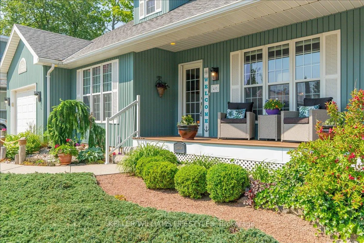Photo 6 of 40 Lakeside Circle, Lambton Shores, Grand Bend — HOMEH
