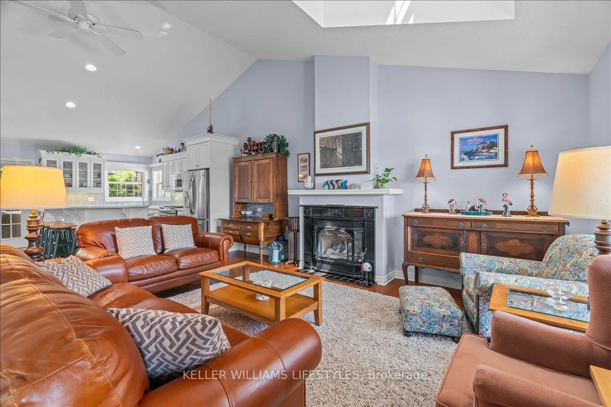 Photo 8 of 40 Lakeside Circle, Lambton Shores, Grand Bend — HOMEH