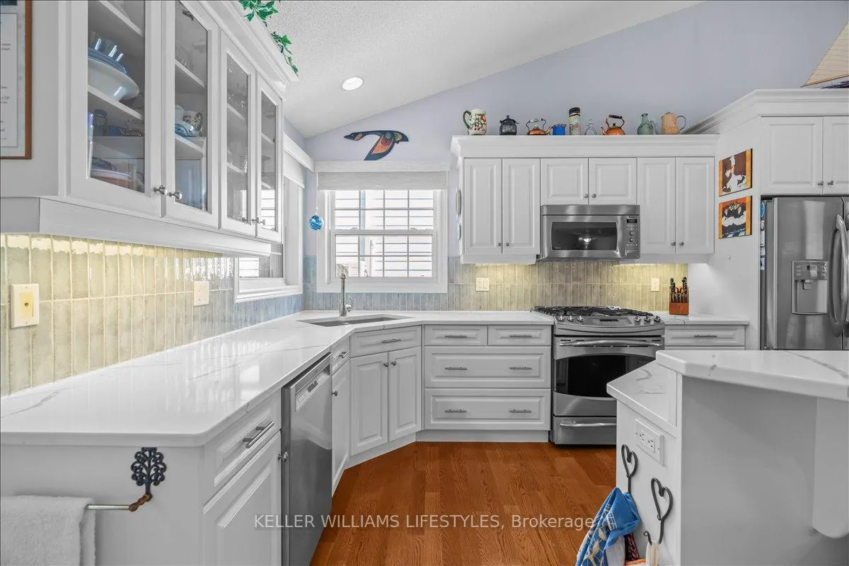 Photo 14 of 40 Lakeside Circle, Lambton Shores, Grand Bend — HOMEH