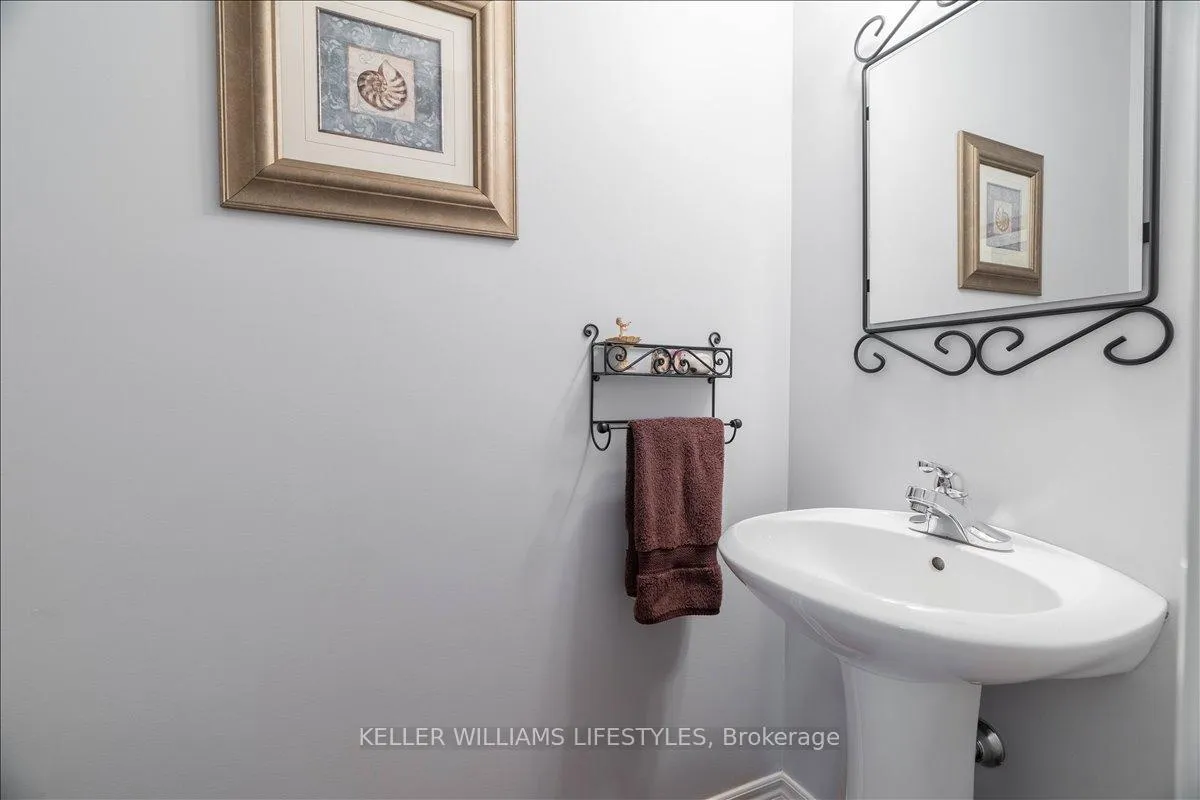 Photo 21 of 40 Lakeside Circle, Lambton Shores, Grand Bend — HOMEH