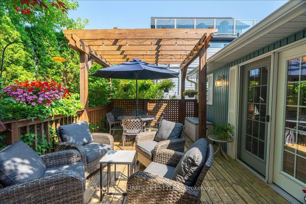 Photo 35 of 40 Lakeside Circle, Lambton Shores, Grand Bend — HOMEH