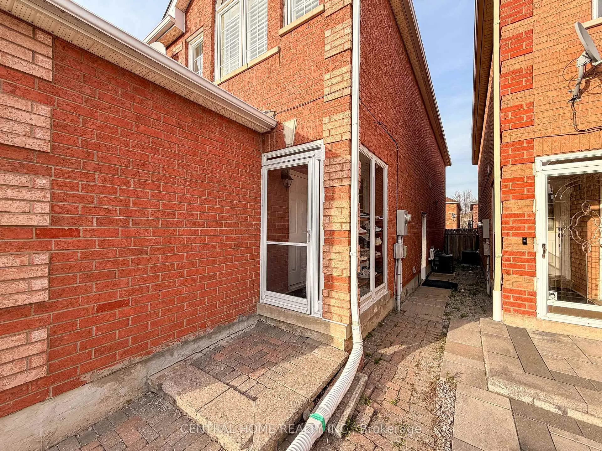 Photo 2 of Unit BSMT, 72 Stella Drive, Markham, Middlefield — HOMEH