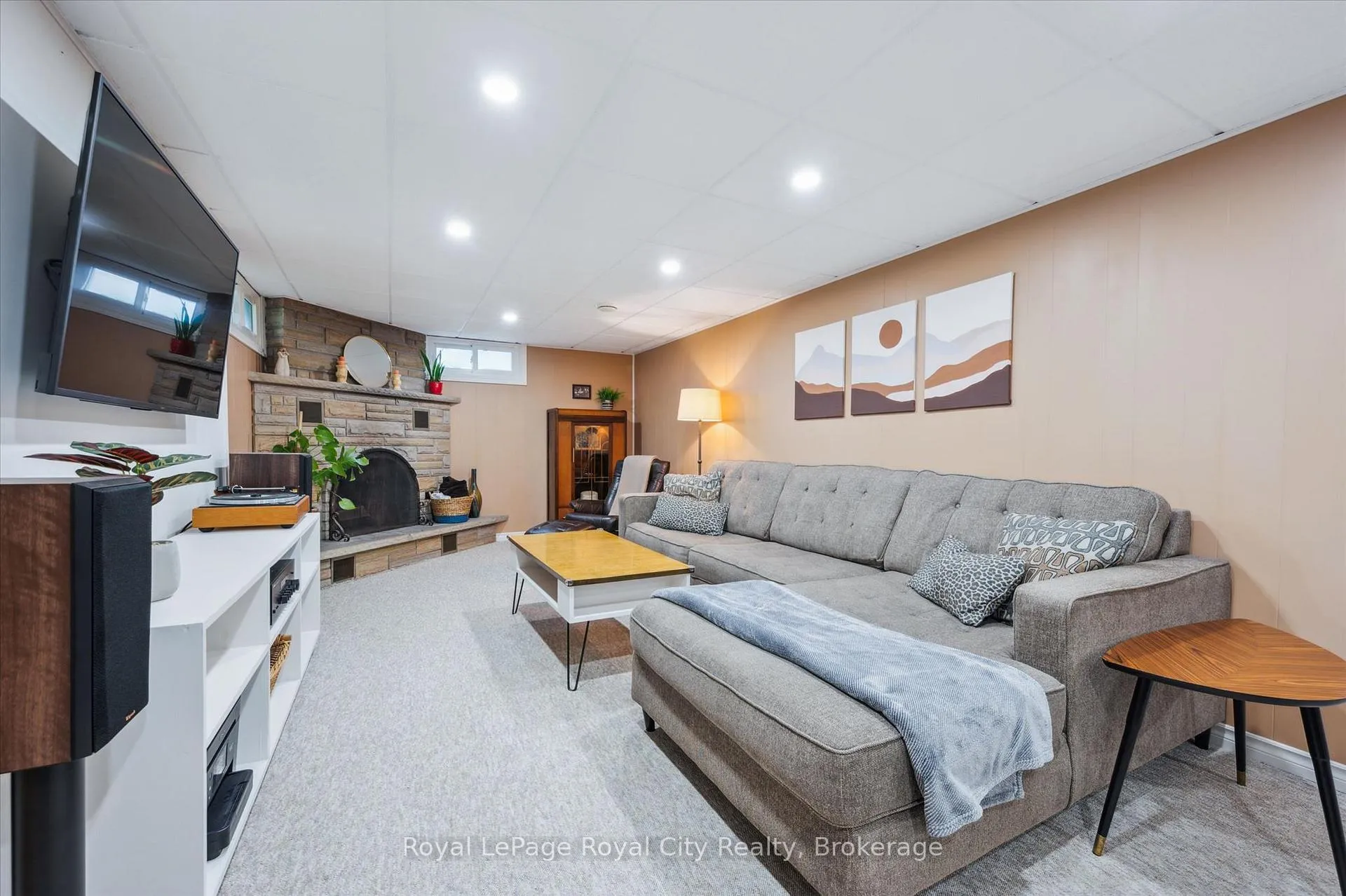 Photo 27 of 94 Webster Street, Wilmot — HOMEH