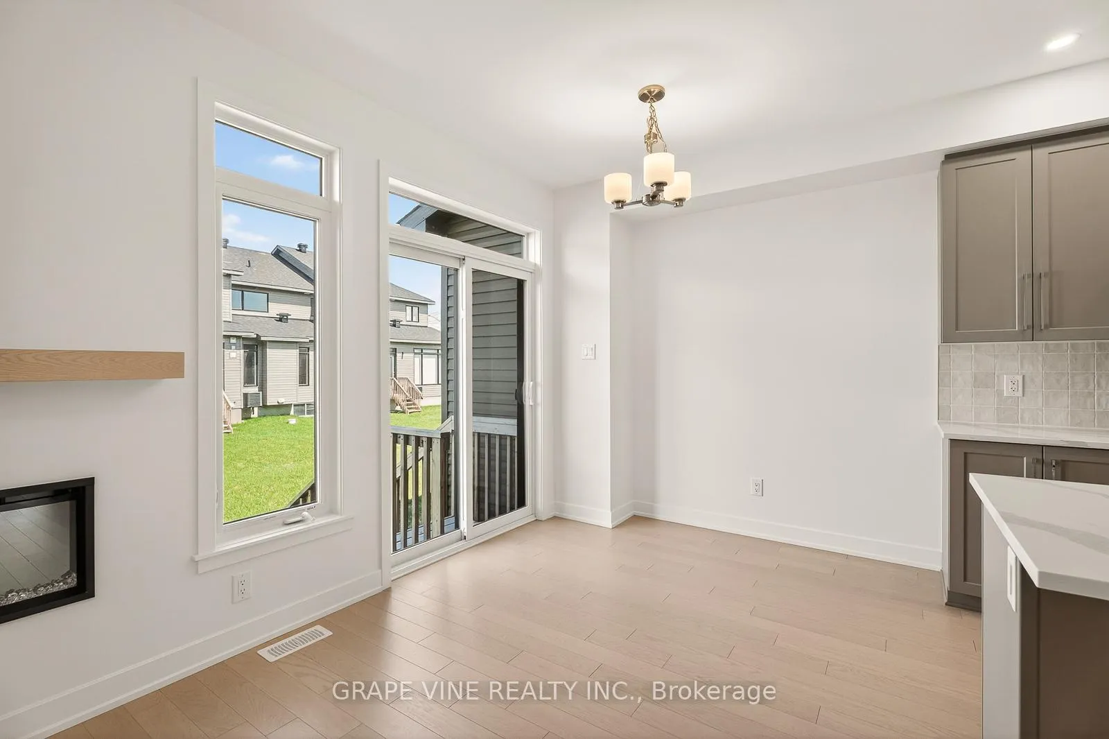 Photo 17 of 93 San Felice Circle, Ottawa, Kanata - Emerald Meadows/Trailwest — HOMEH