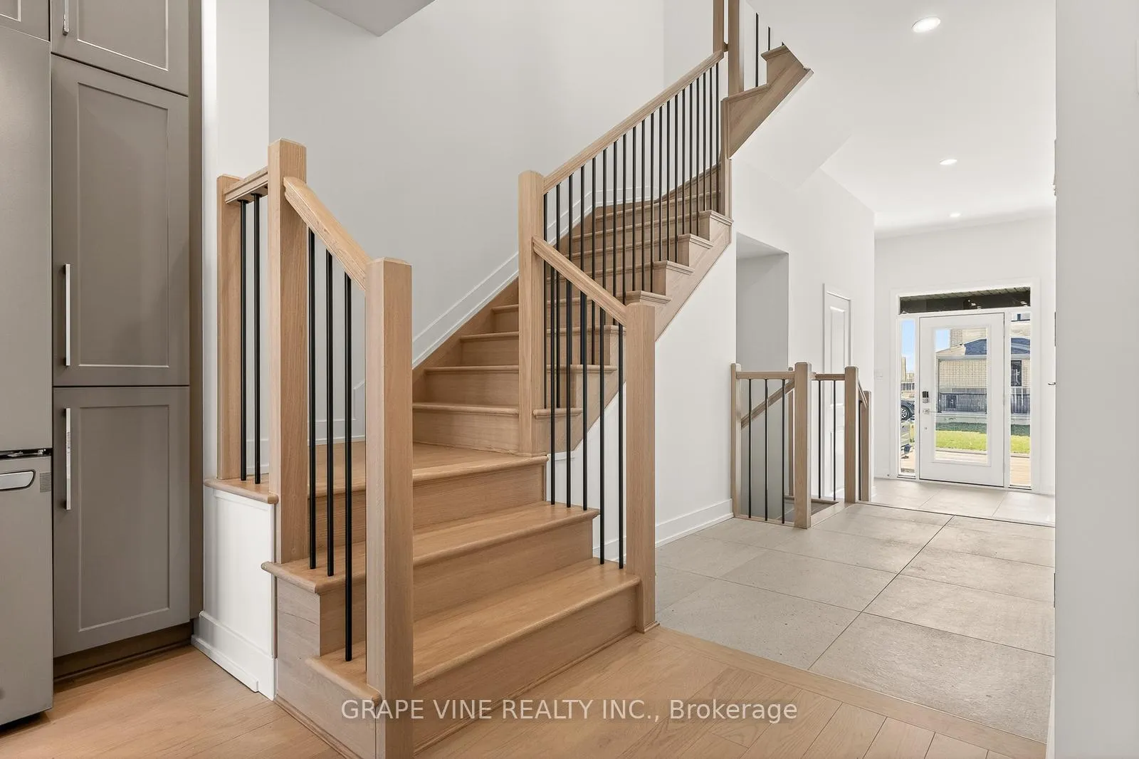 Photo 19 of 93 San Felice Circle, Ottawa, Kanata - Emerald Meadows/Trailwest — HOMEH