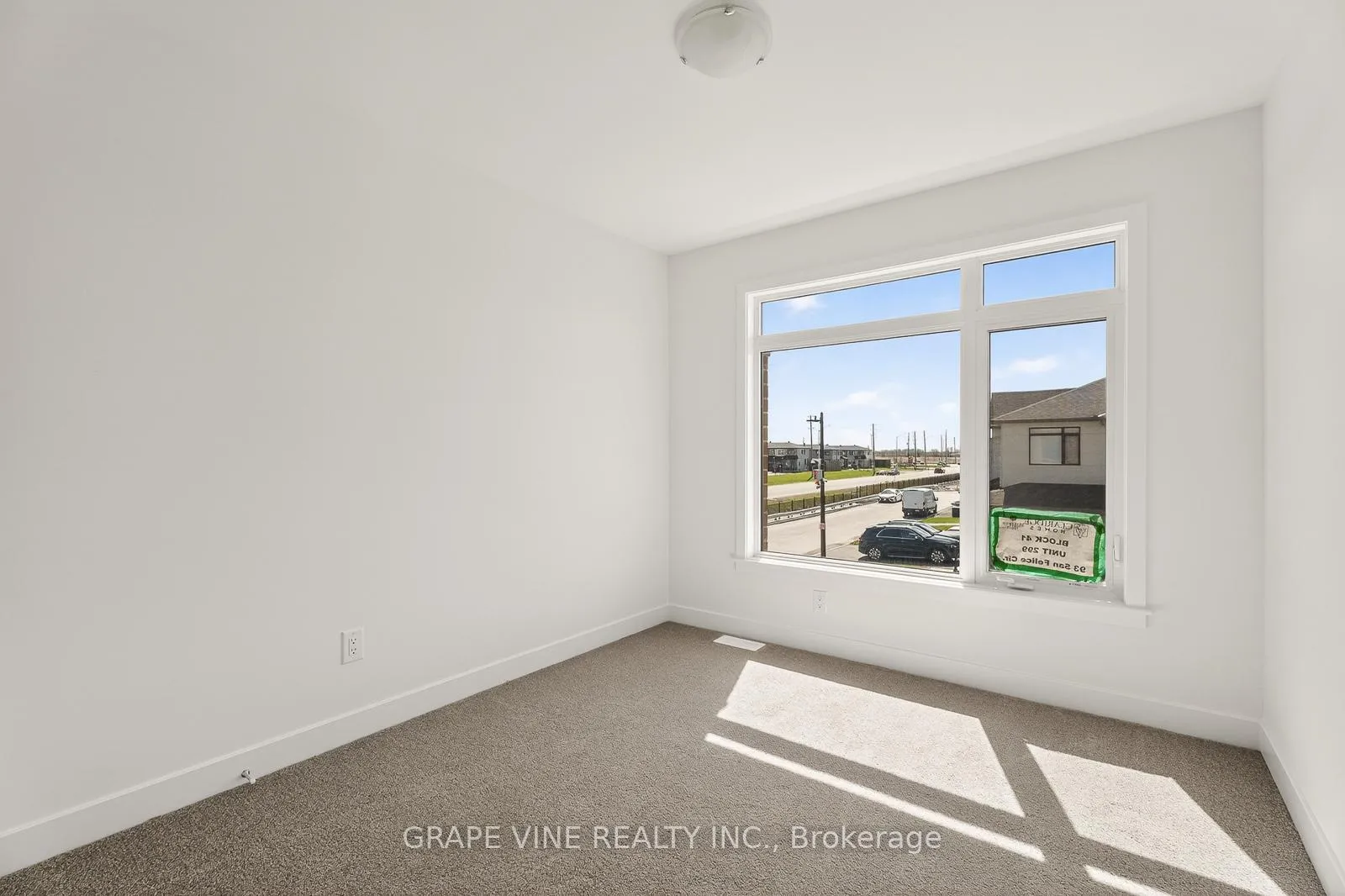Photo 25 of 93 San Felice Circle, Ottawa, Kanata - Emerald Meadows/Trailwest — HOMEH