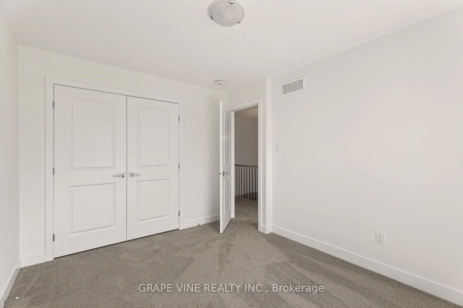 Photo 29 of 93 San Felice Circle, Ottawa, Kanata - Emerald Meadows/Trailwest — HOMEH