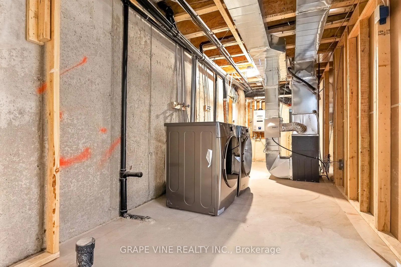 Photo 33 of 93 San Felice Circle, Ottawa, Kanata - Emerald Meadows/Trailwest — HOMEH