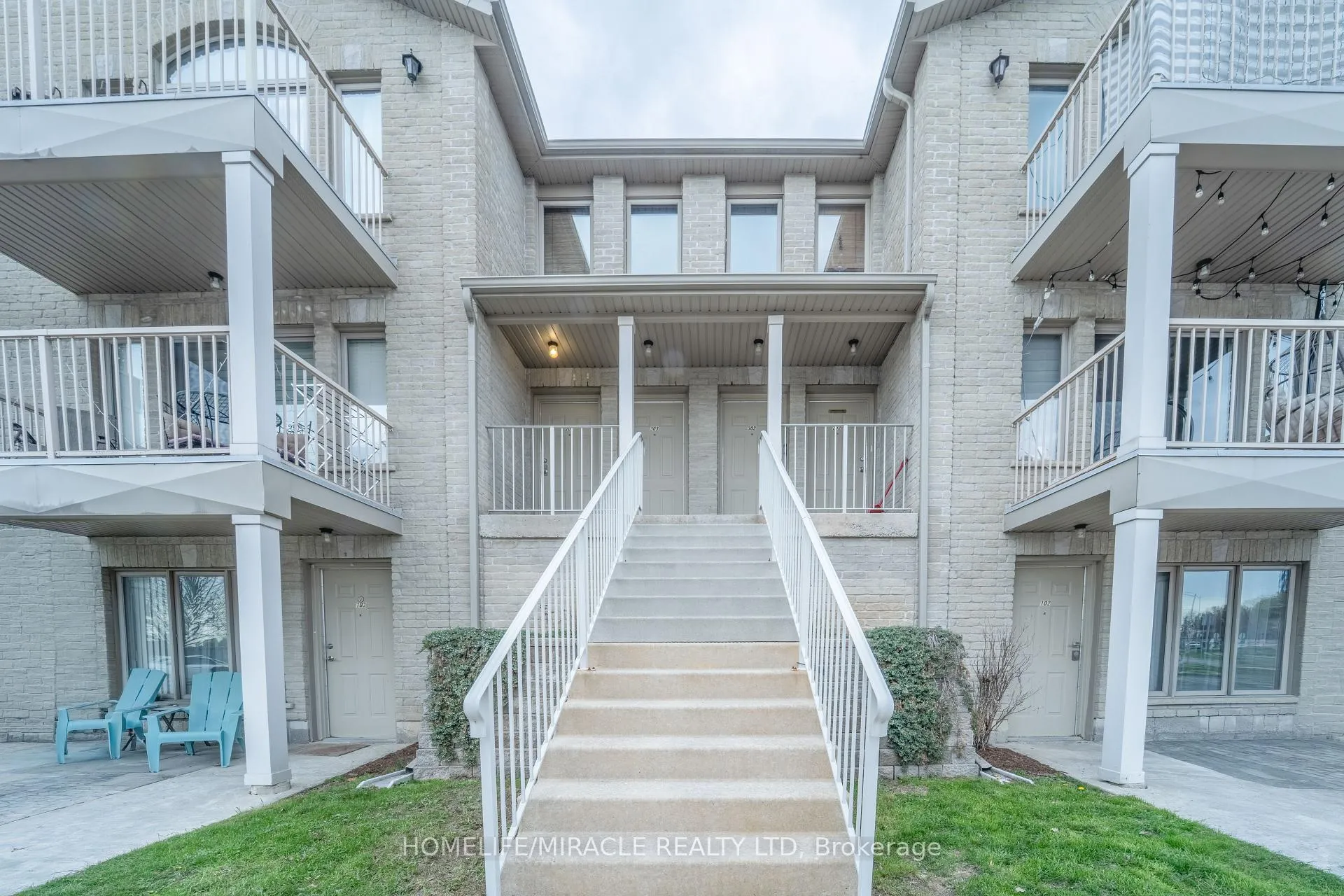 Photo 2 of Unit 203, 50 Whitlaw Way, Brant, Paris — HOMEH
