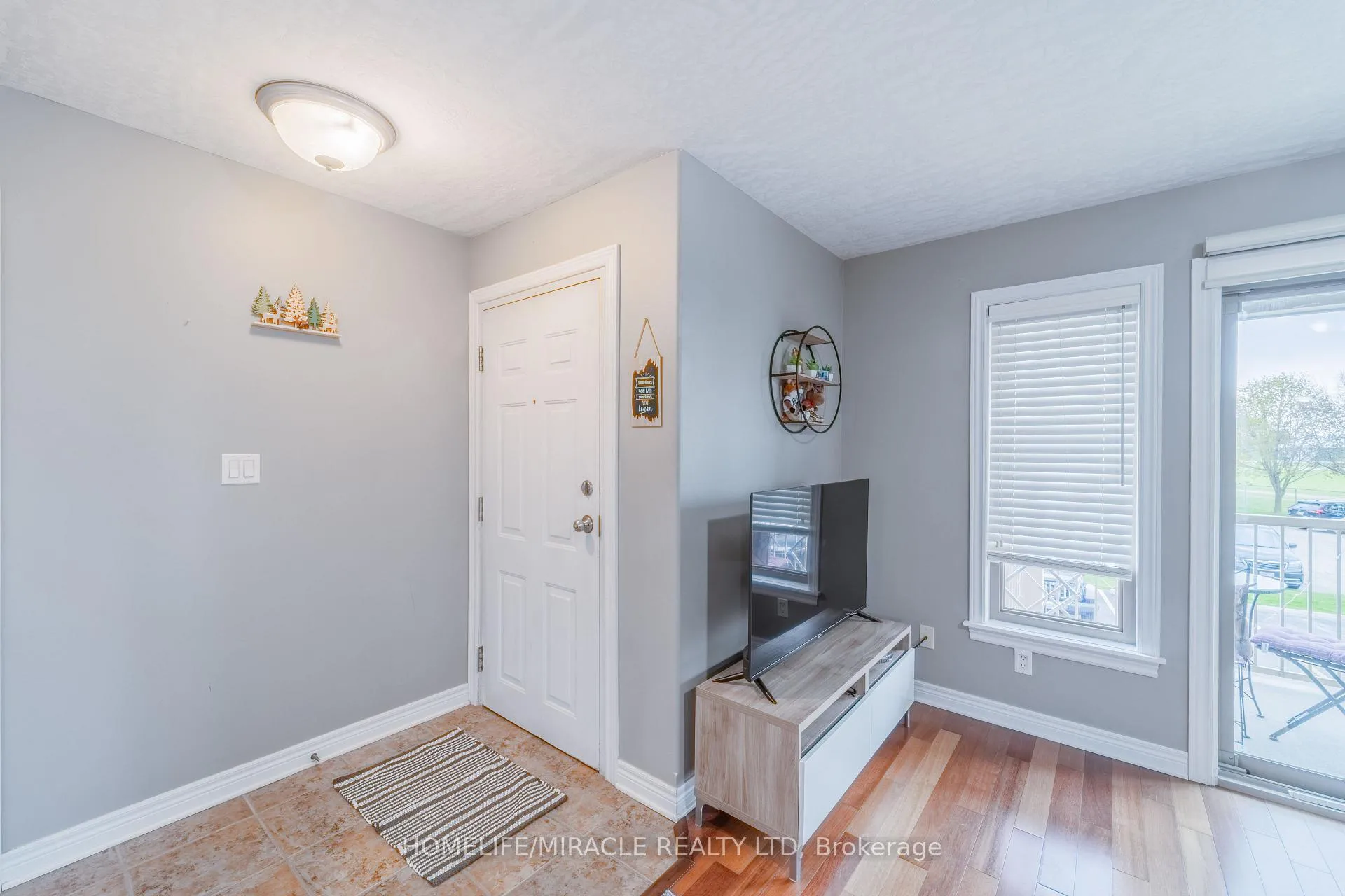 Photo 5 of Unit 203, 50 Whitlaw Way, Brant, Paris — HOMEH