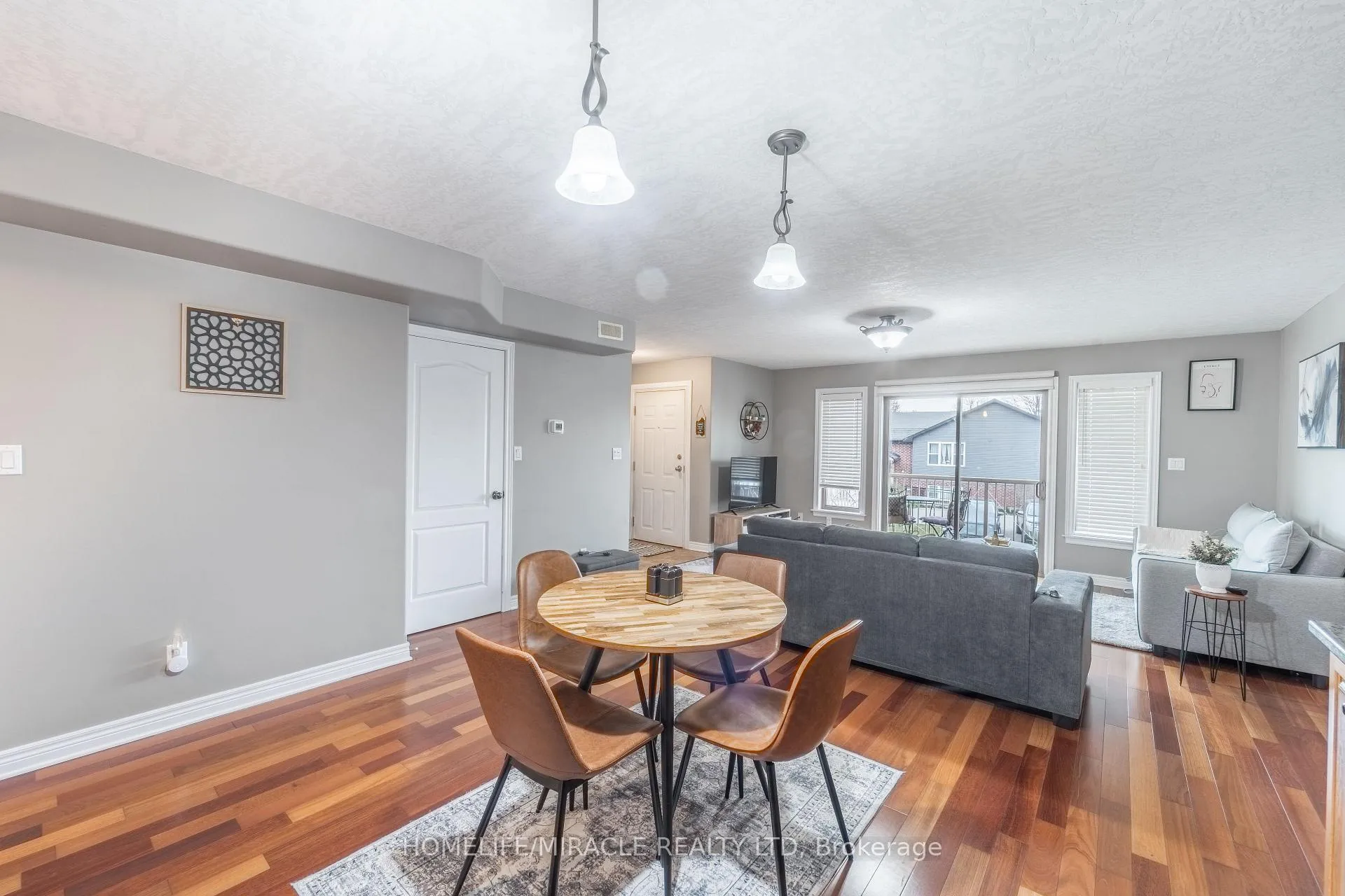 Photo 6 of Unit 203, 50 Whitlaw Way, Brant, Paris — HOMEH