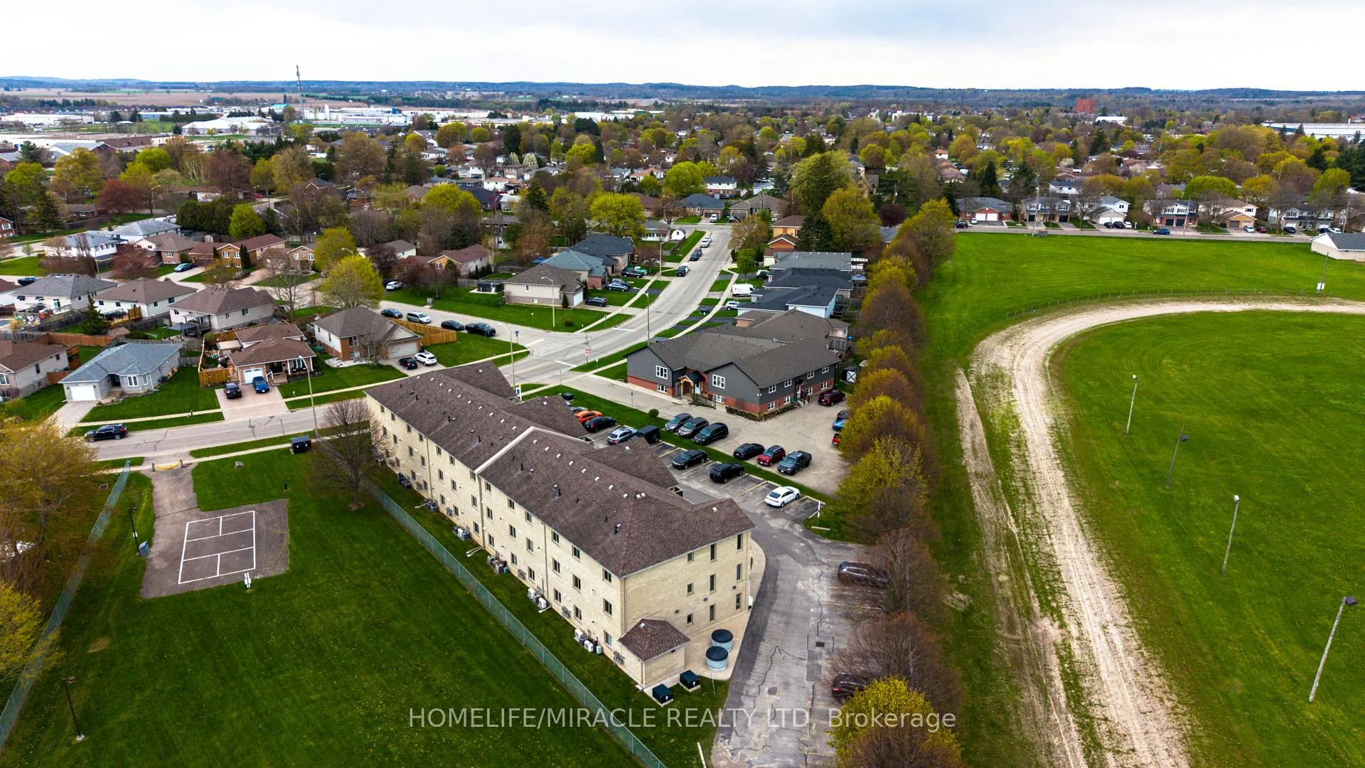 Photo 26 of Unit 203, 50 Whitlaw Way, Brant, Paris — HOMEH