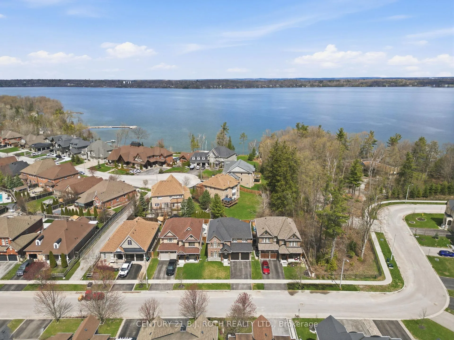 Photo 2 of 30 Capps Drive, Barrie, Bayshore — HOMEH