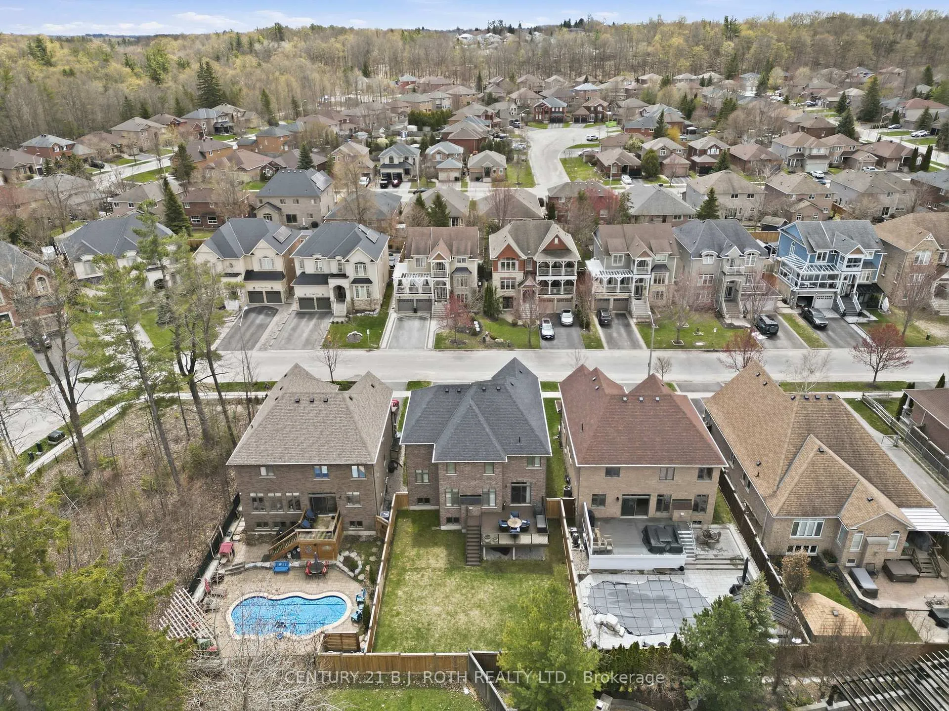 Photo 35 of 30 Capps Drive, Barrie, Bayshore — HOMEH