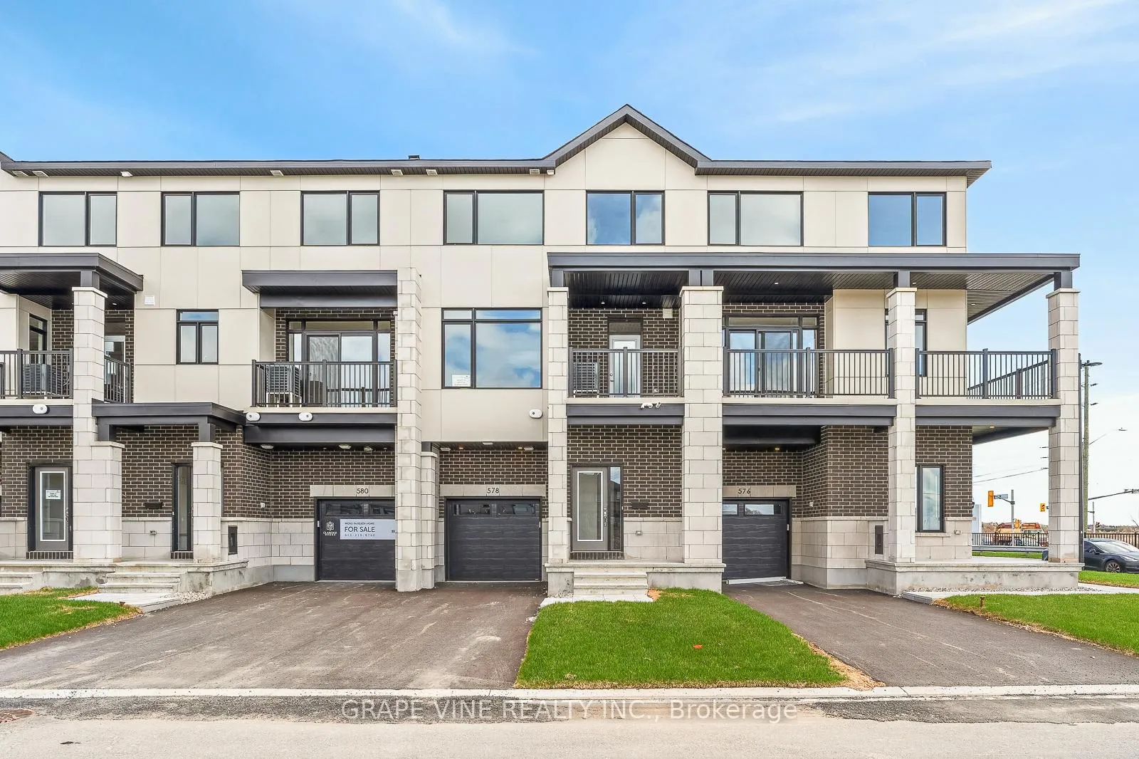 Front of 578 Arbia Ridge