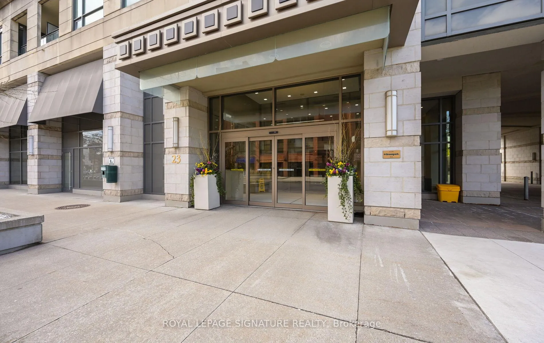 Photo 5 of Unit 323, 23 Glebe Road, Toronto, Yonge-Eglinton — HOMEH