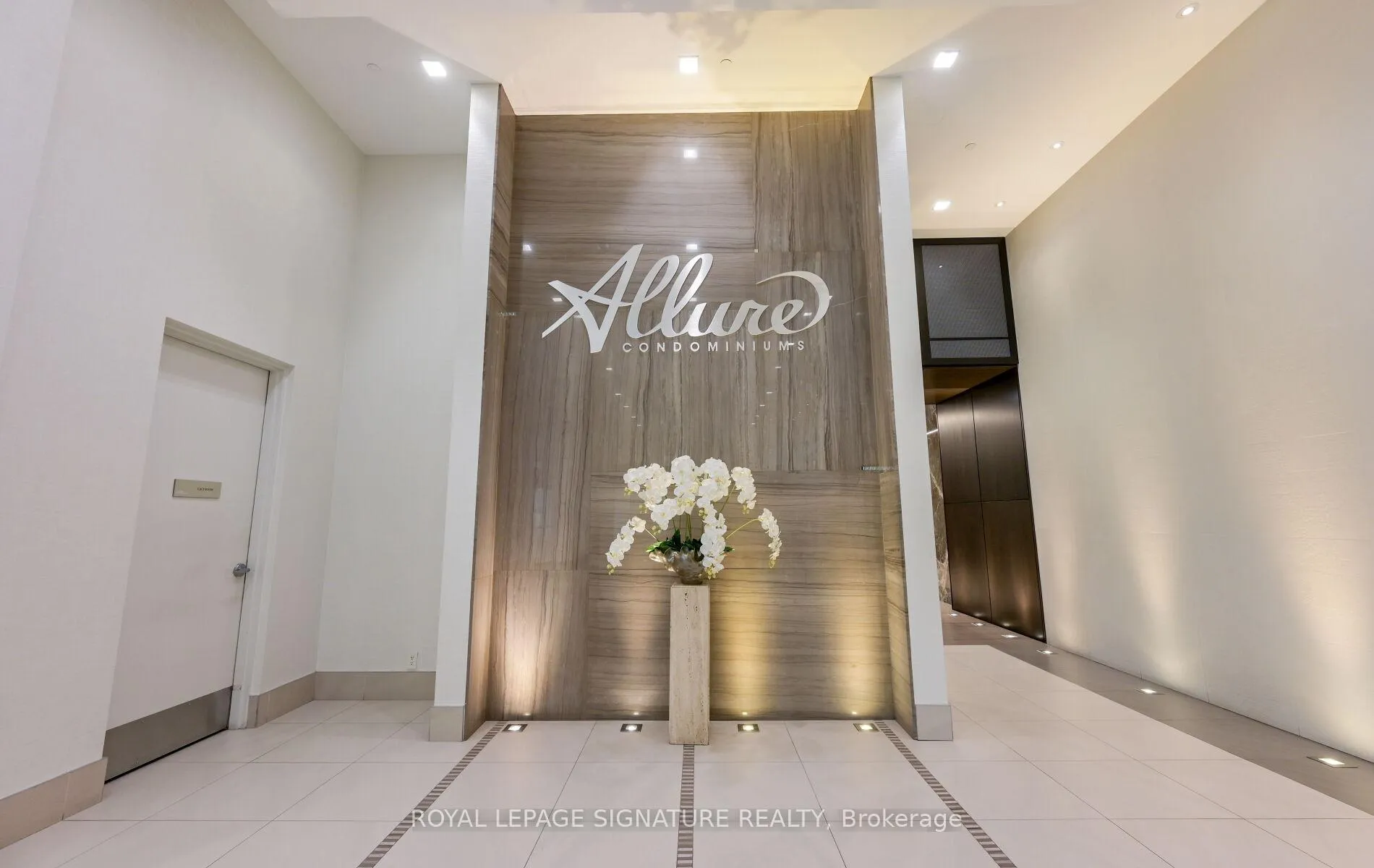 Photo 6 of Unit 323, 23 Glebe Road, Toronto, Yonge-Eglinton — HOMEH