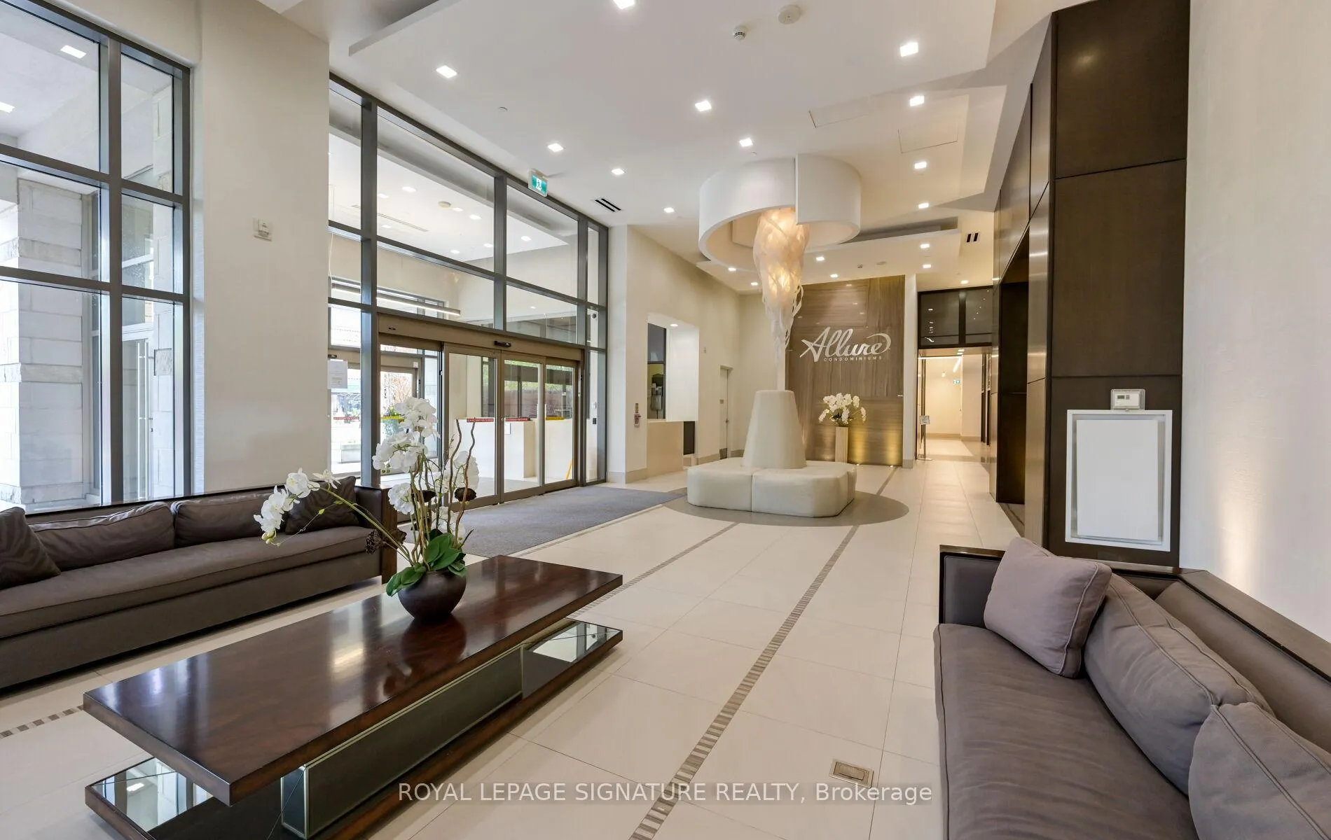 Photo 8 of Unit 323, 23 Glebe Road, Toronto, Yonge-Eglinton — HOMEH