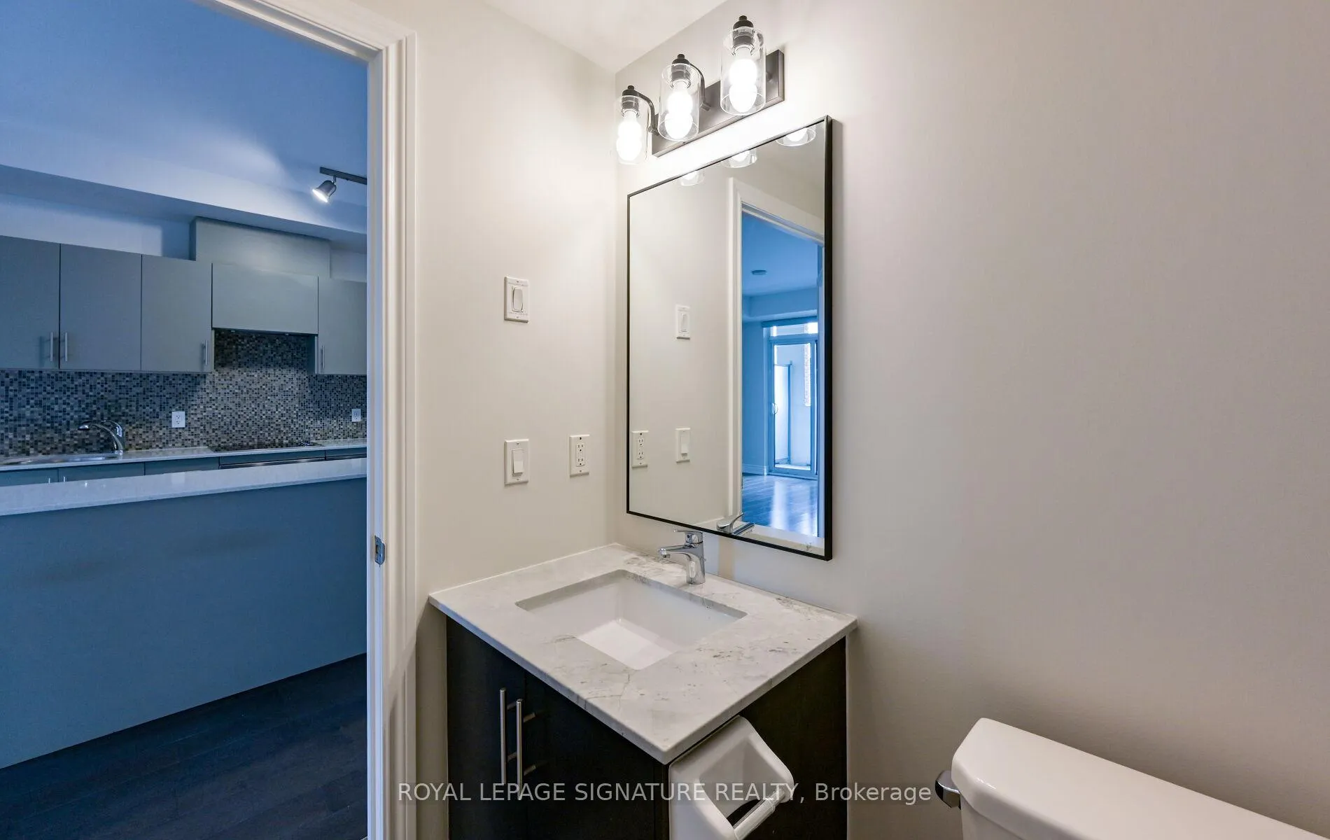 Photo 32 of Unit 323, 23 Glebe Road, Toronto, Yonge-Eglinton — HOMEH