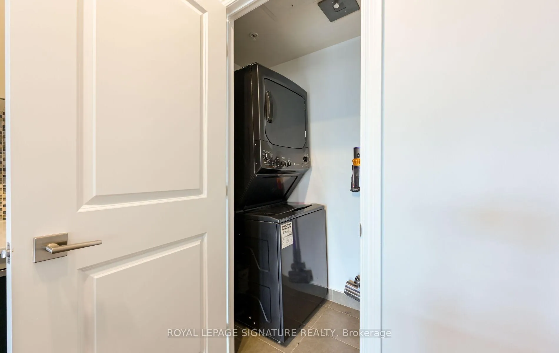 Photo 33 of Unit 323, 23 Glebe Road, Toronto, Yonge-Eglinton — HOMEH