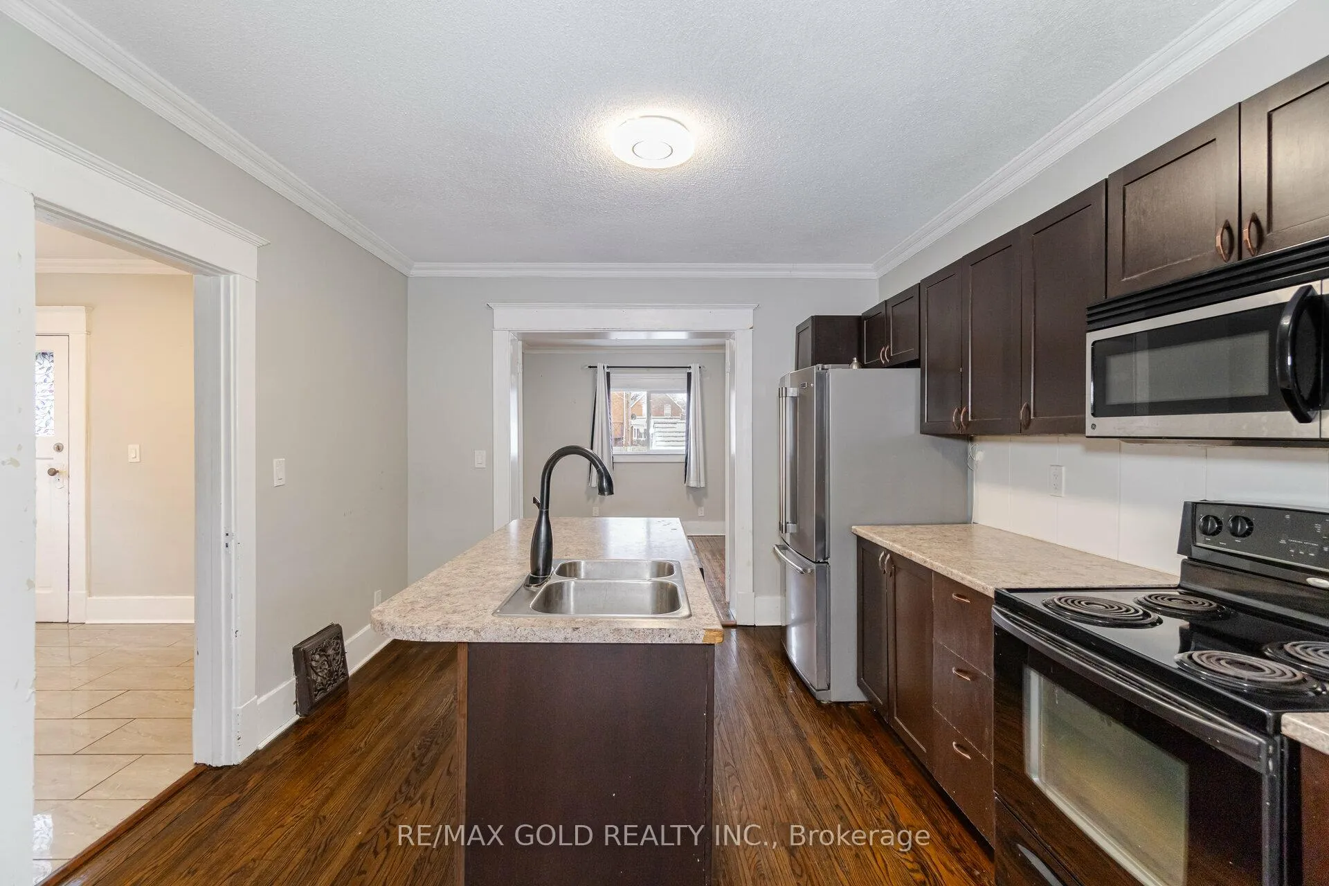 Photo 11 of 161 Adelaide Avenue E, Oshawa, O'Neill — HOMEH