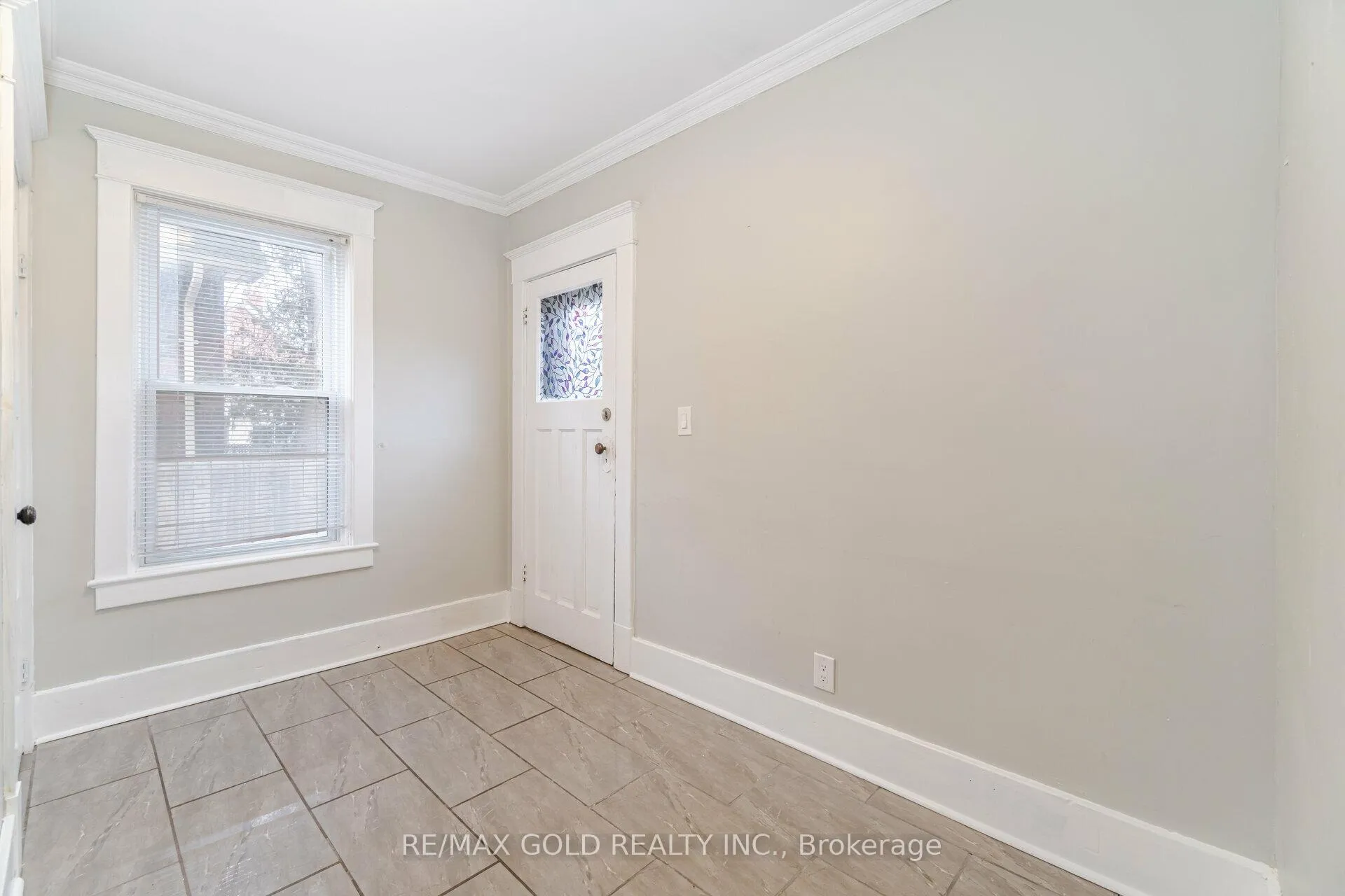 Photo 13 of 161 Adelaide Avenue E, Oshawa, O'Neill — HOMEH