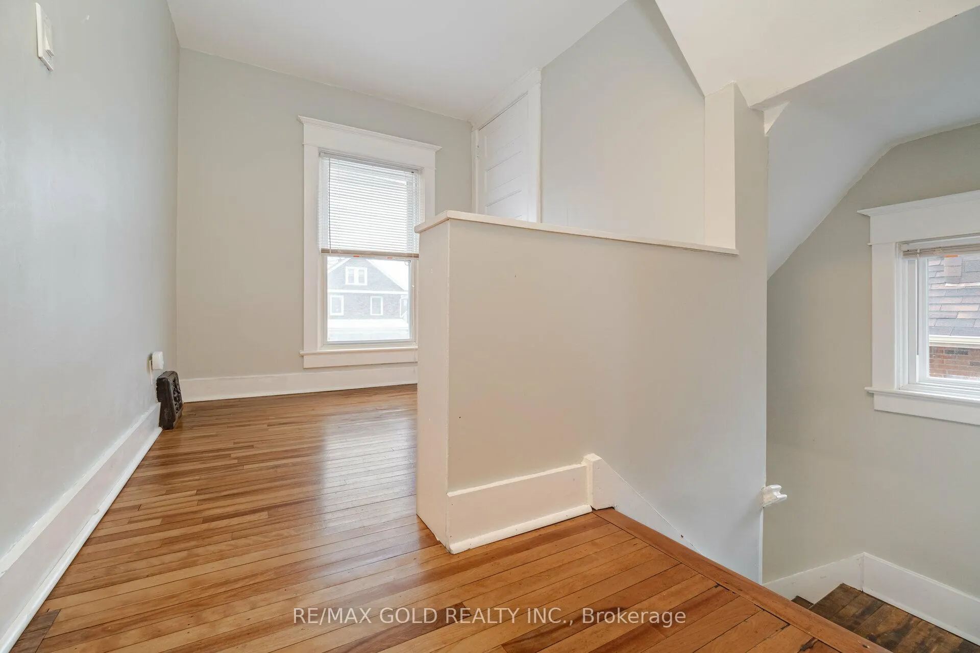 Photo 16 of 161 Adelaide Avenue E, Oshawa, O'Neill — HOMEH