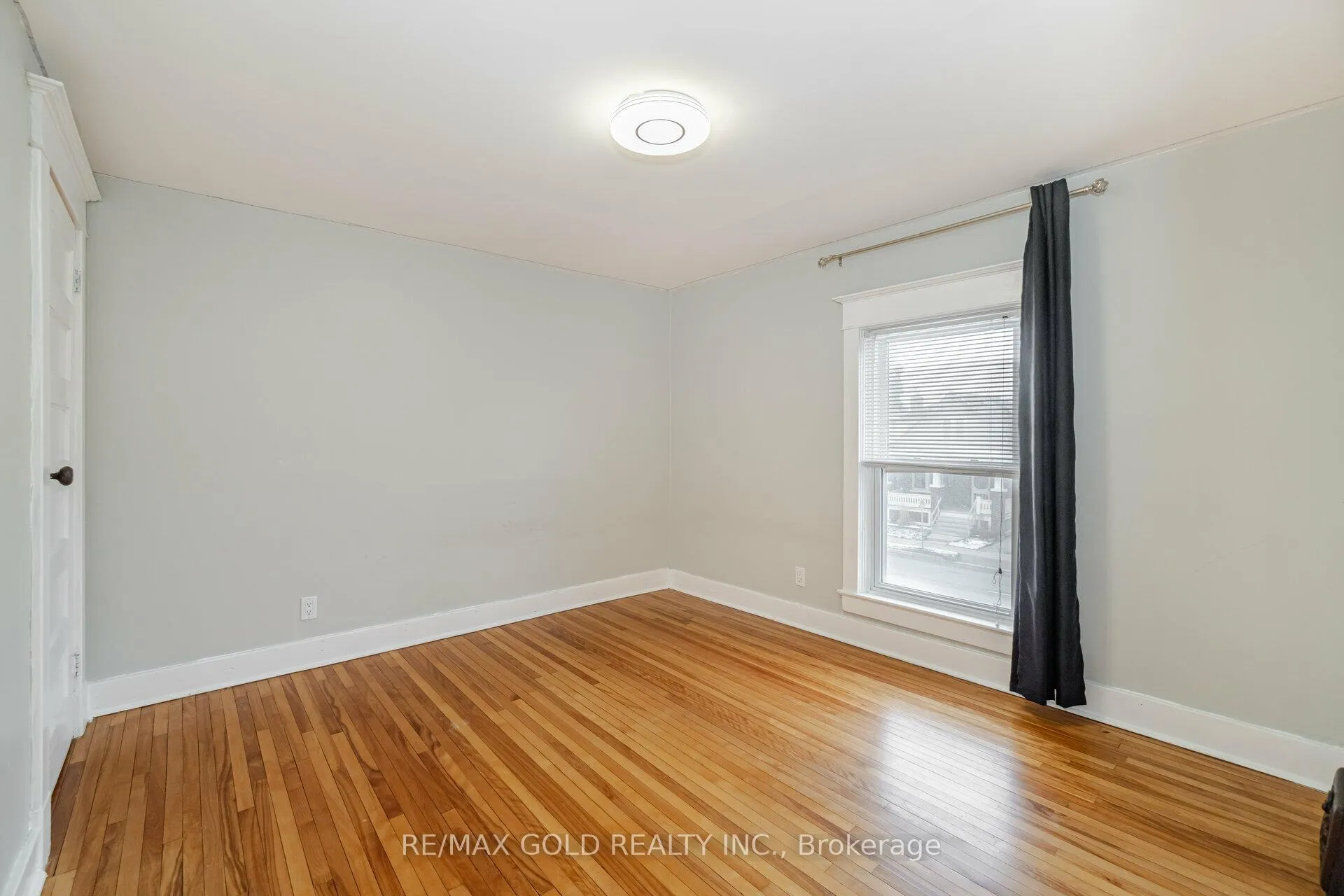 Photo 17 of 161 Adelaide Avenue E, Oshawa, O'Neill — HOMEH