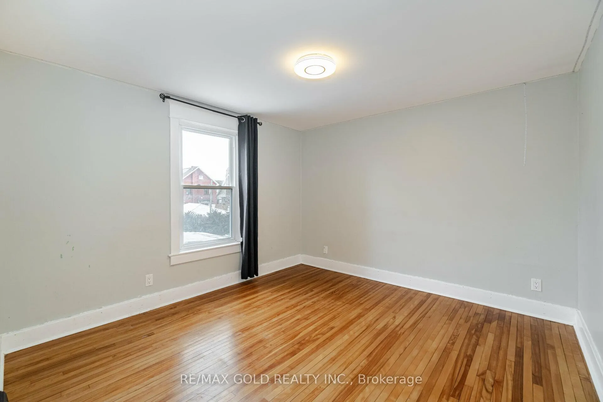 Photo 20 of 161 Adelaide Avenue E, Oshawa, O'Neill — HOMEH