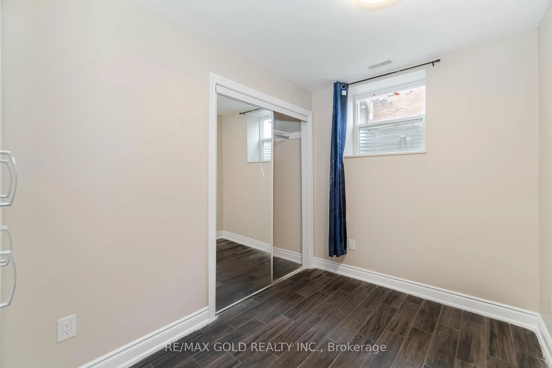 Photo 36 of 161 Adelaide Avenue E, Oshawa, O'Neill — HOMEH