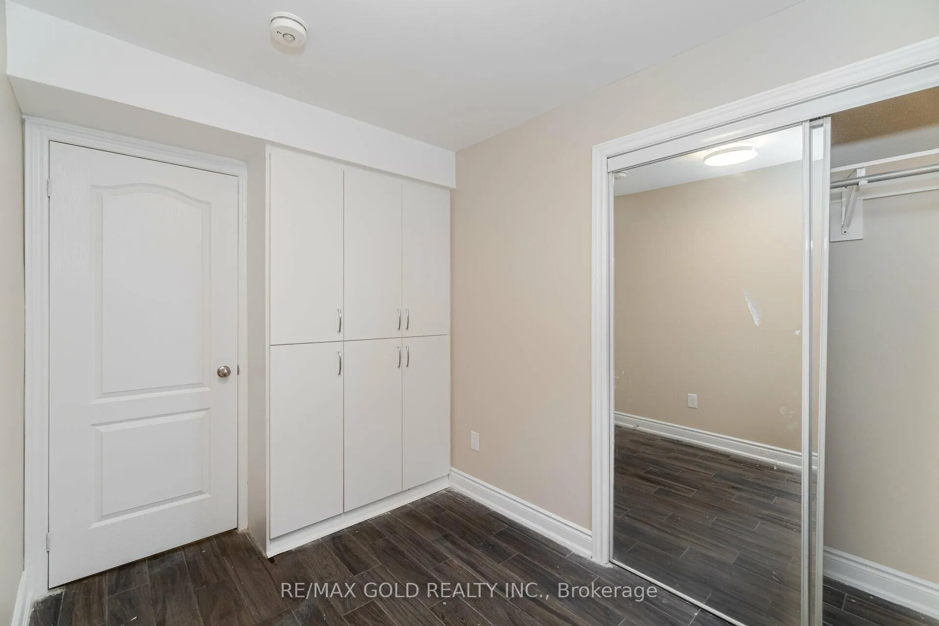 Photo 37 of 161 Adelaide Avenue E, Oshawa, O'Neill — HOMEH