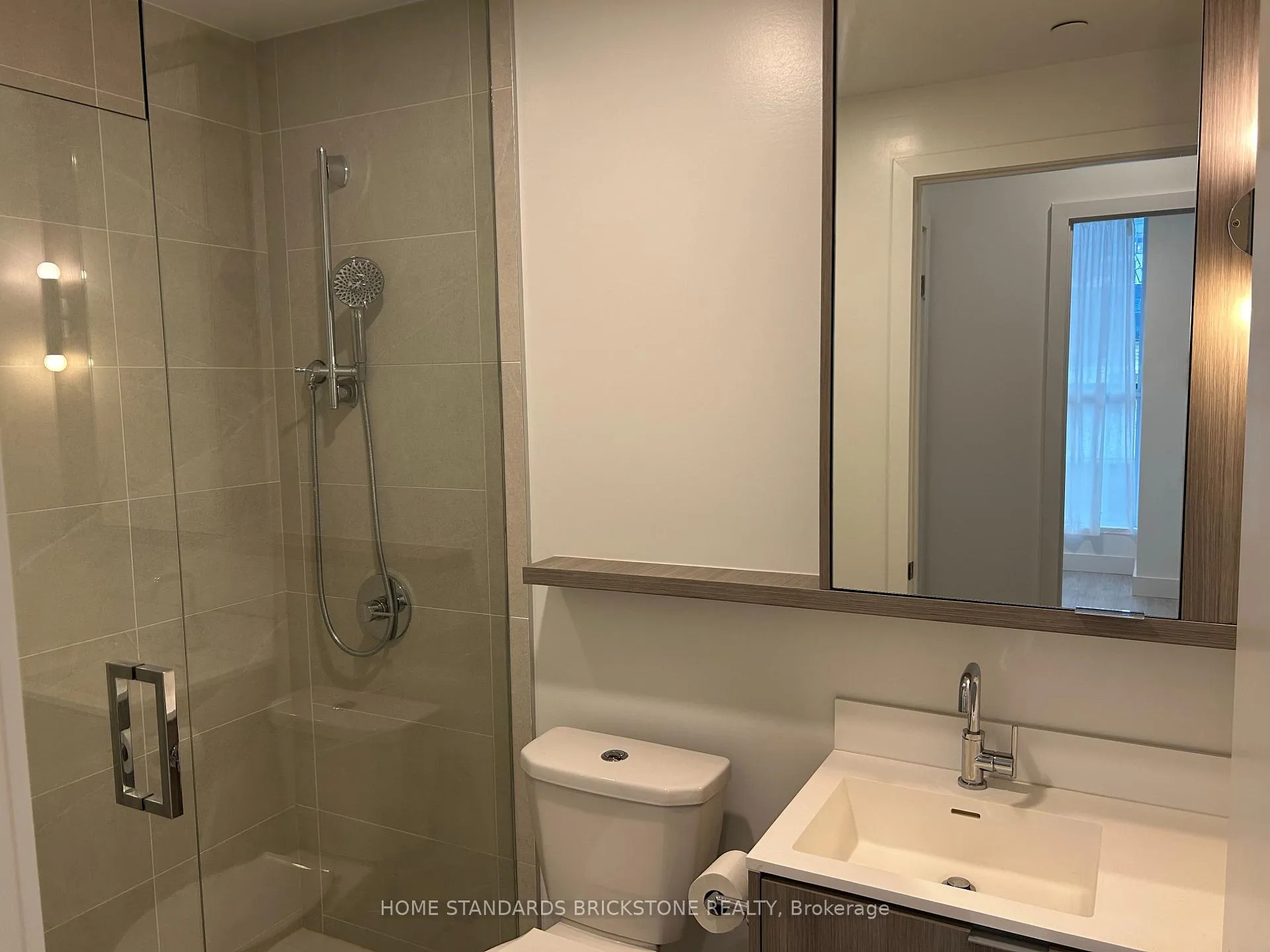 Photo 3 of Unit 221, 6 Greenbriar Road, North York, Bayview Village — HOMEH
