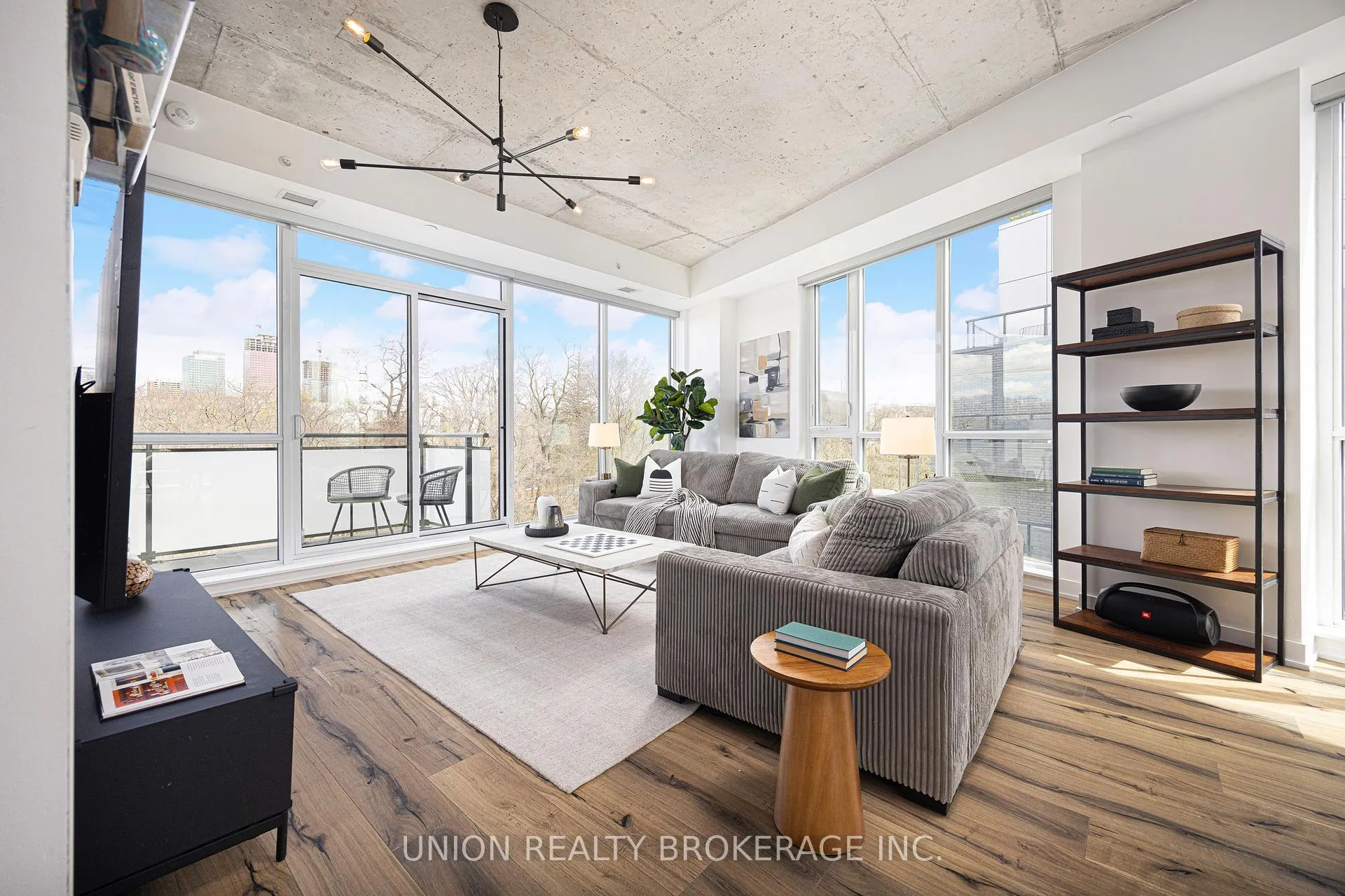 Photo 4 of Unit PH 602, 630 Kingston Road, Toronto, The Beaches — HOMEH