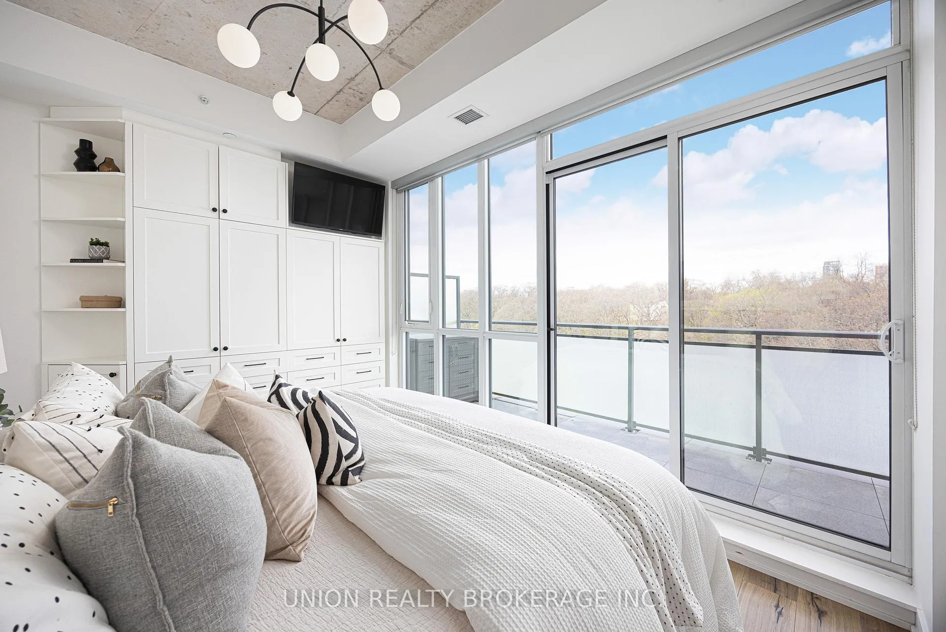 Photo 16 of Unit PH 602, 630 Kingston Road, Toronto, The Beaches — HOMEH