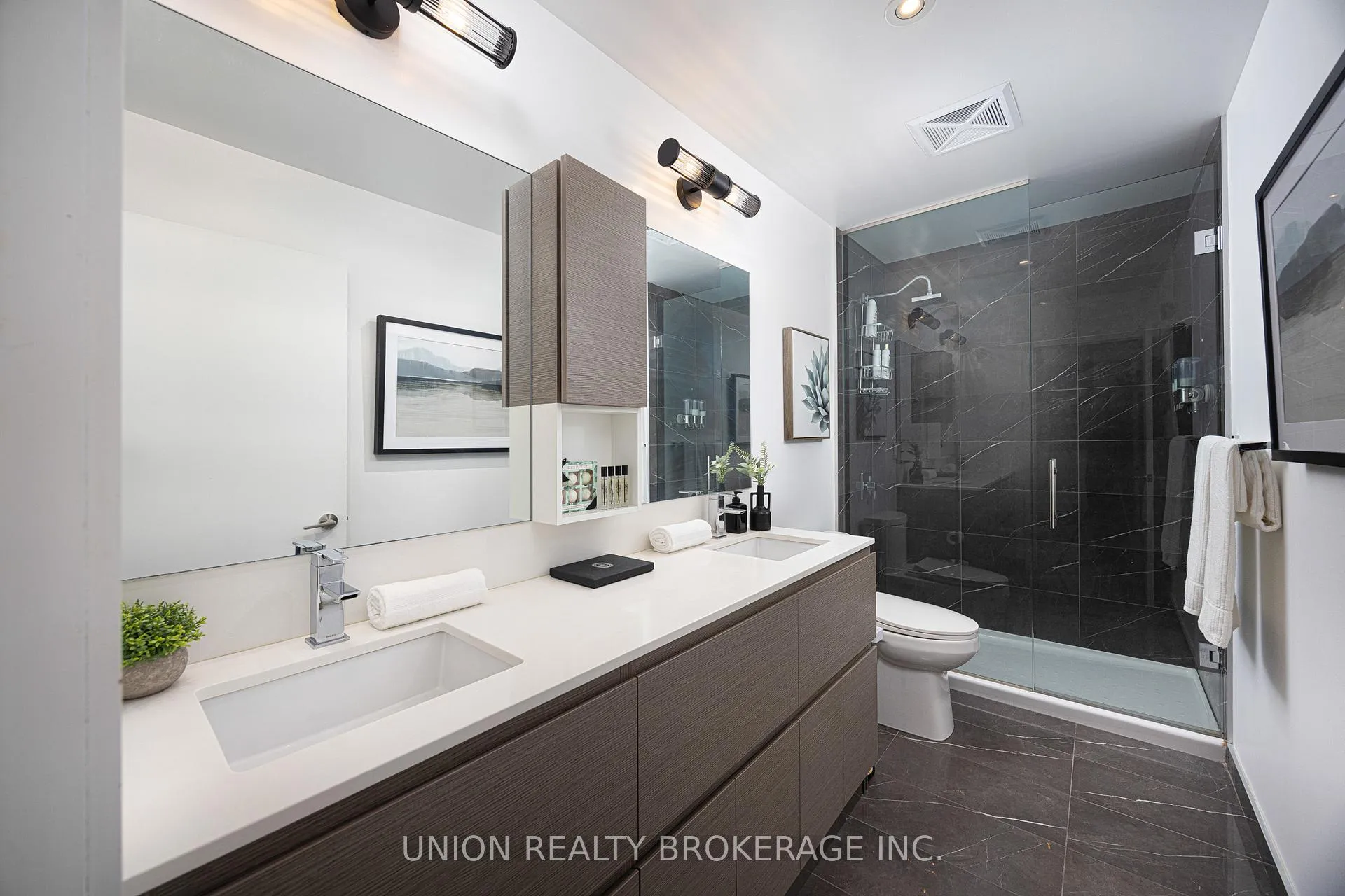 Photo 17 of Unit PH 602, 630 Kingston Road, Toronto, The Beaches — HOMEH