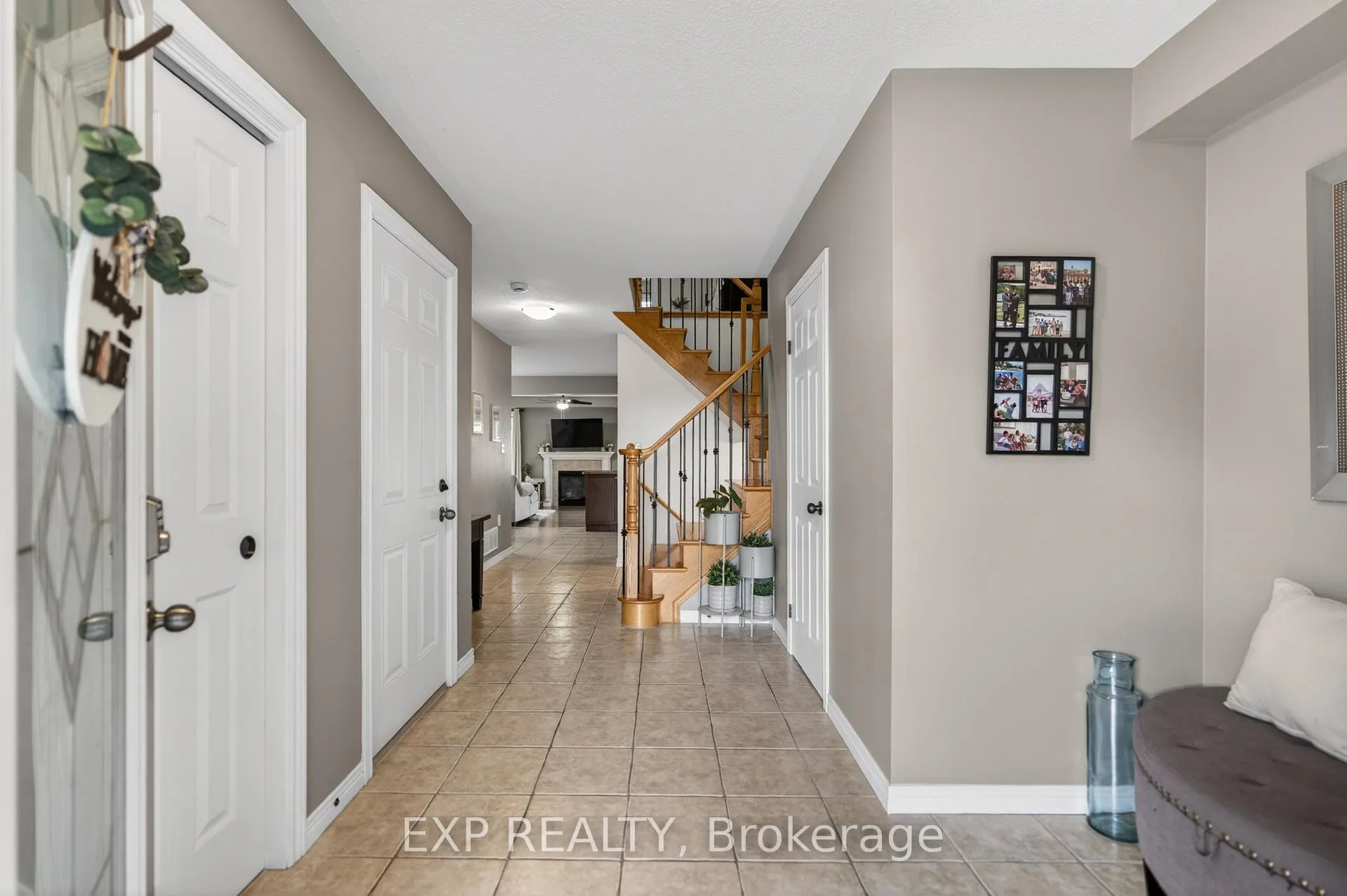 Photo 8 of 65 Periwinkle Drive, Hamilton, Rural Glanbrook — HOMEH