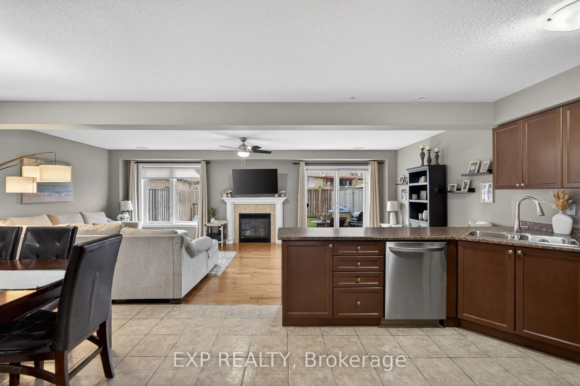Photo 13 of 65 Periwinkle Drive, Hamilton, Rural Glanbrook — HOMEH