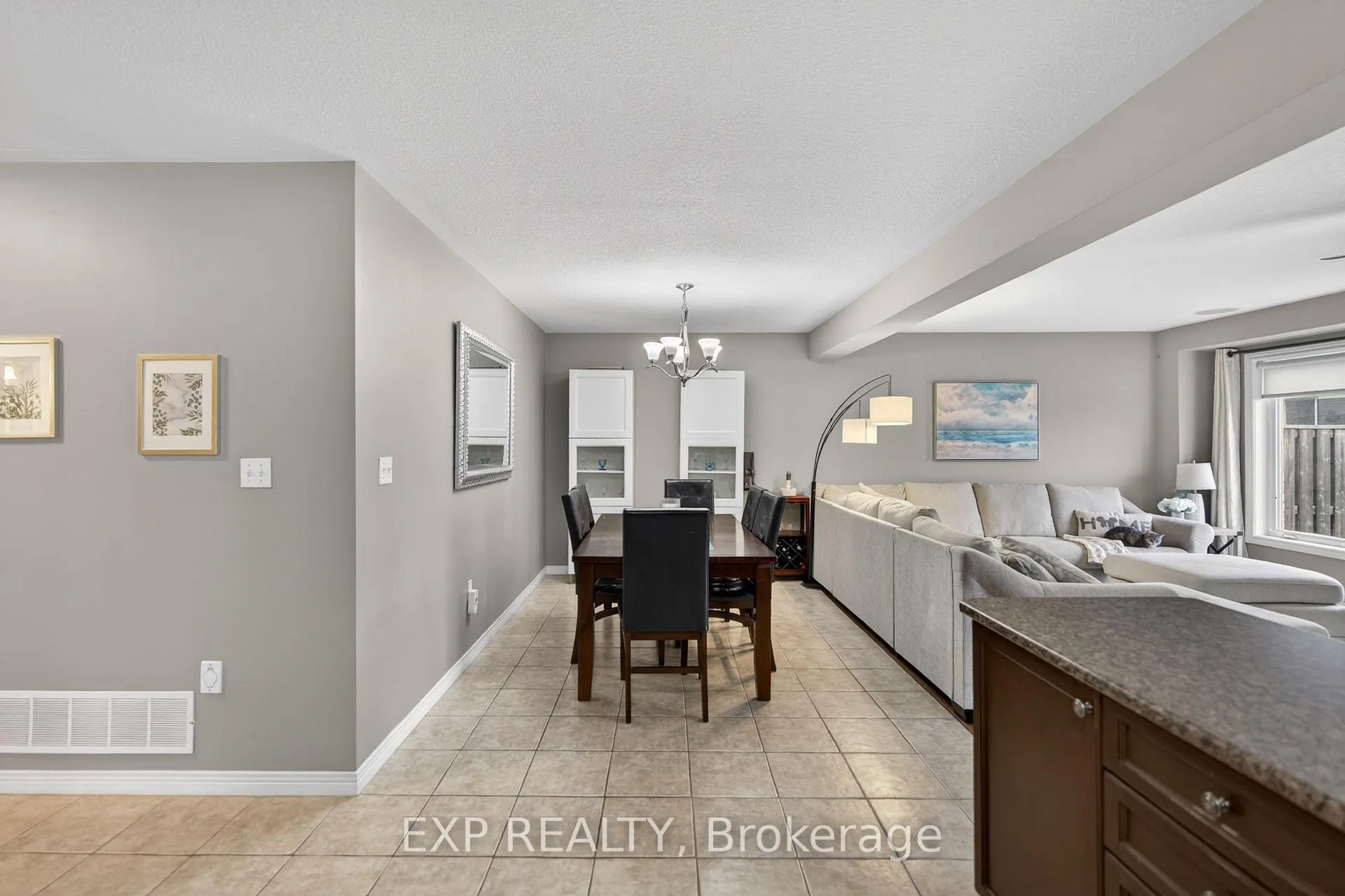 Photo 14 of 65 Periwinkle Drive, Hamilton, Rural Glanbrook — HOMEH