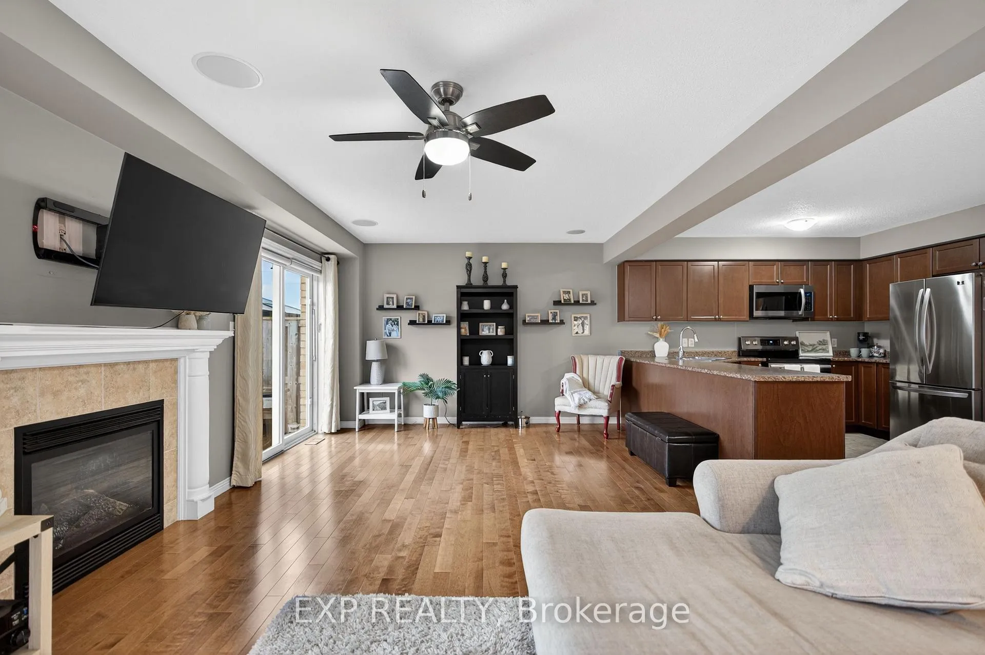 Photo 17 of 65 Periwinkle Drive, Hamilton, Rural Glanbrook — HOMEH