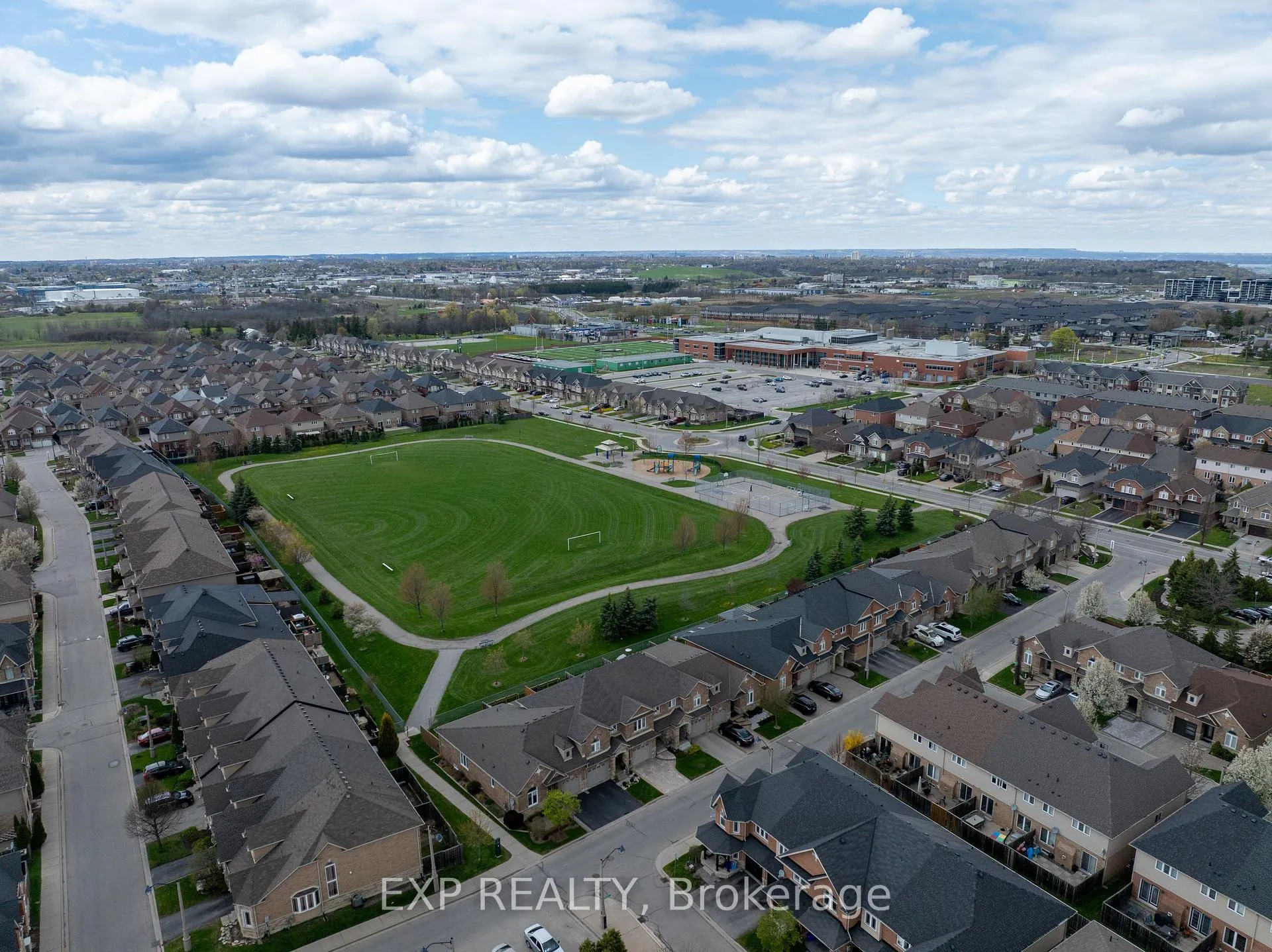 Photo 46 of 65 Periwinkle Drive, Hamilton, Rural Glanbrook — HOMEH