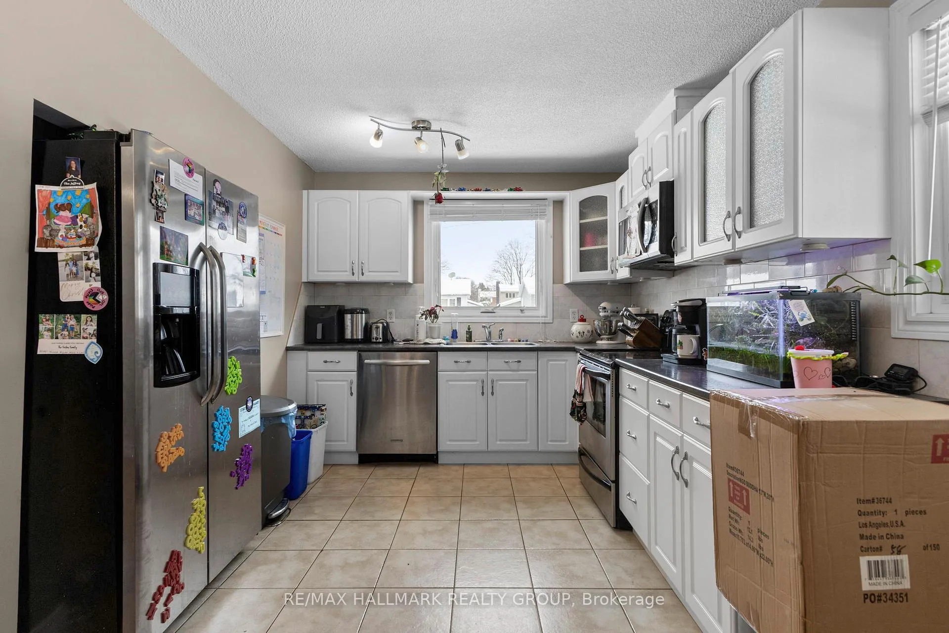 Photo 5 of 816 Willow Avenue, Ottawa, Chatelaine Village — HOMEH