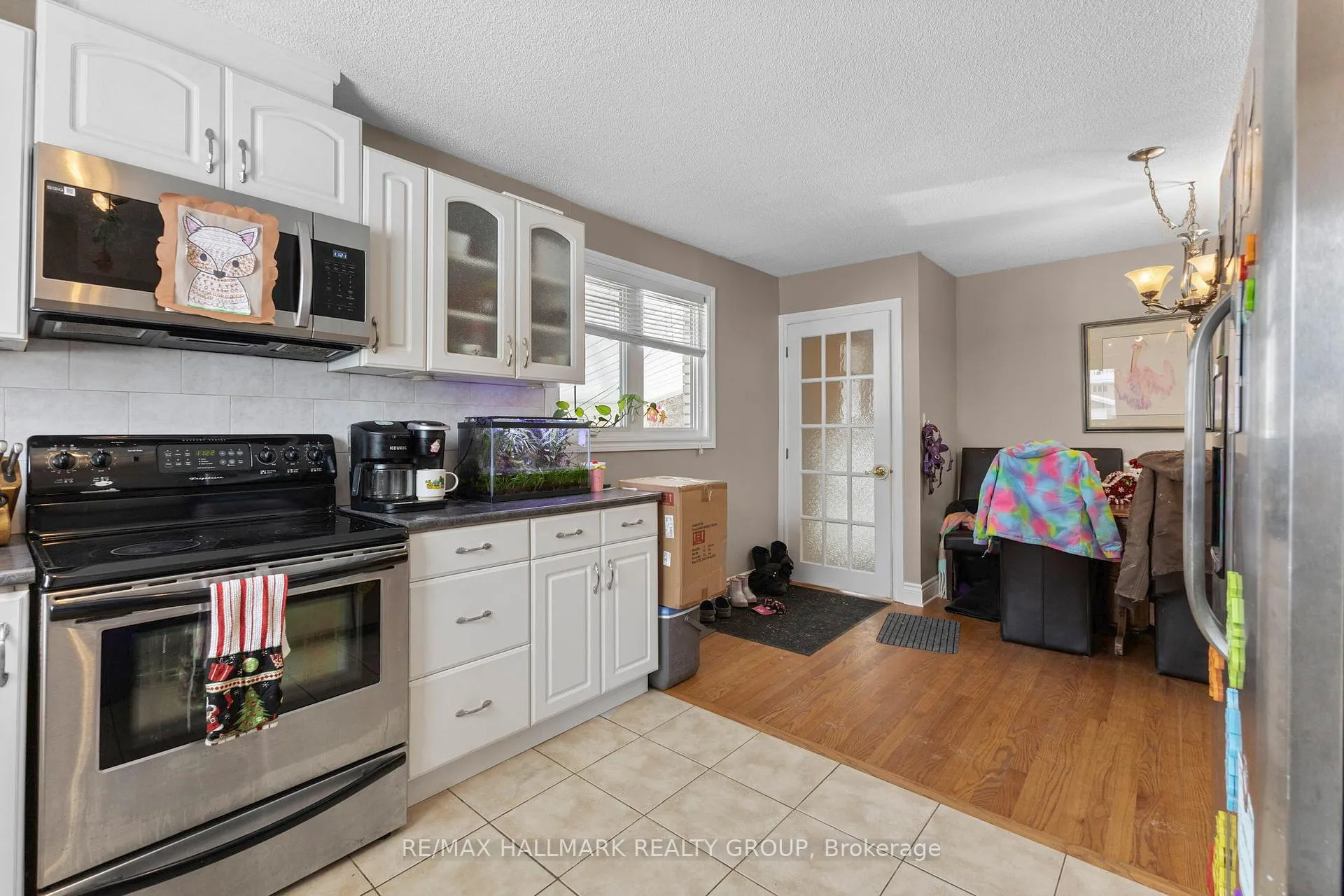Photo 6 of 816 Willow Avenue, Ottawa, Chatelaine Village — HOMEH