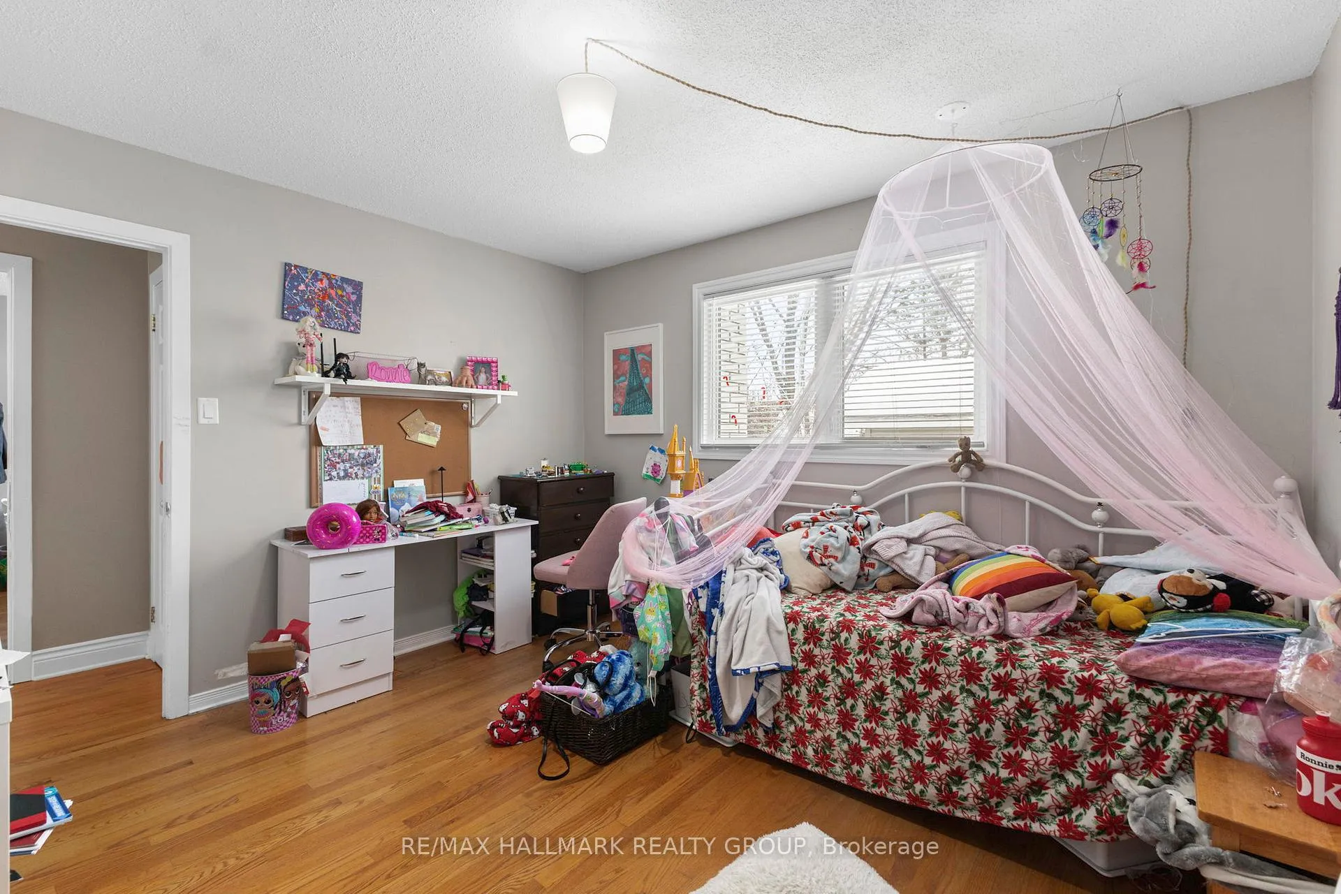 Photo 10 of 816 Willow Avenue, Ottawa, Chatelaine Village — HOMEH