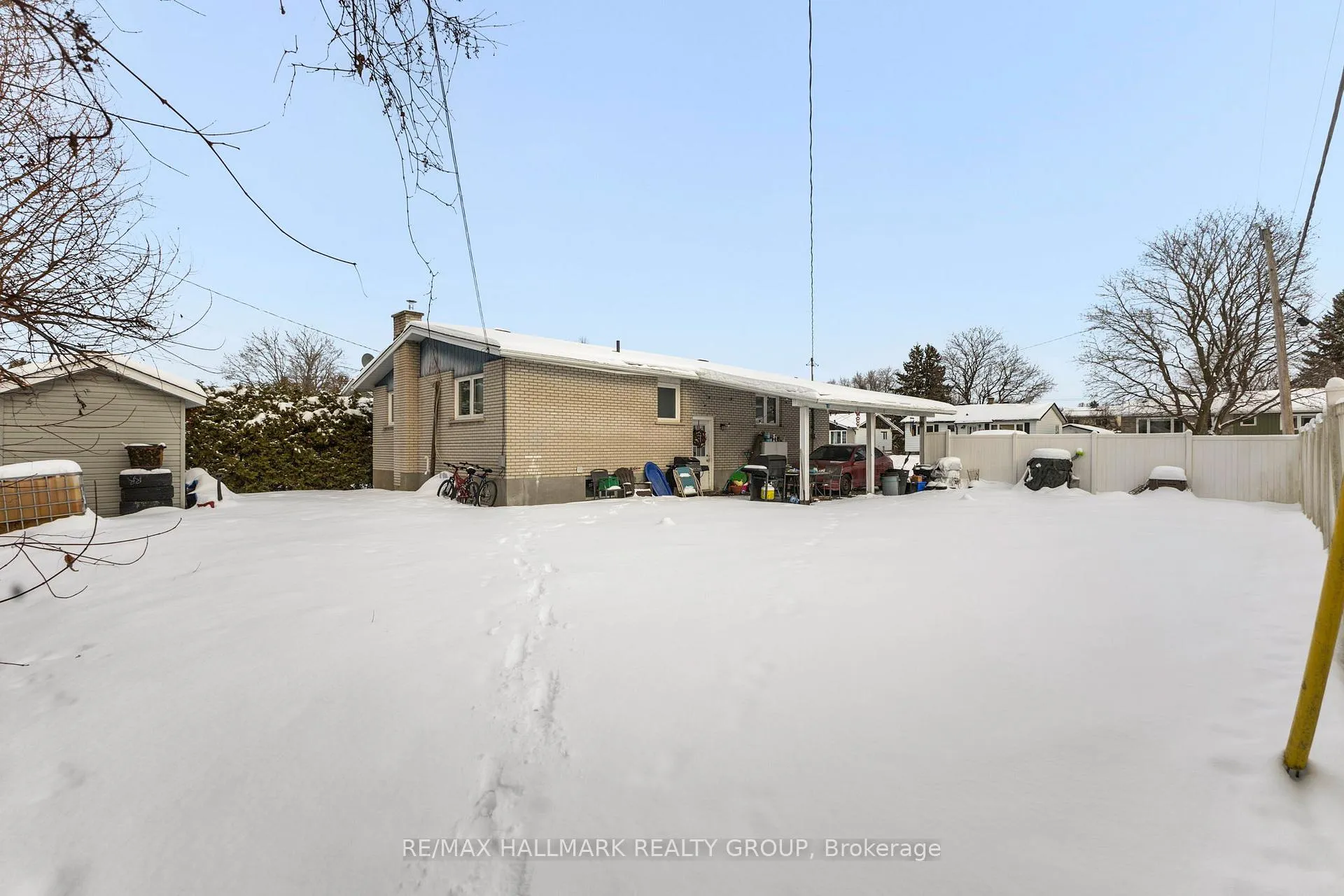 Photo 21 of 816 Willow Avenue, Ottawa, Chatelaine Village — HOMEH