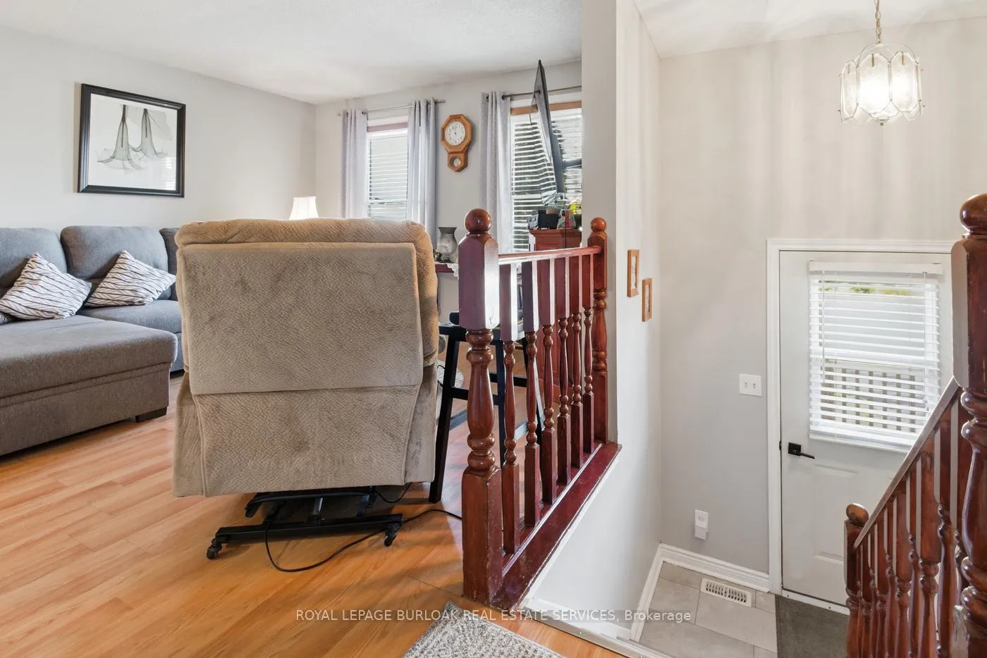 Photo 5 of Unit Upper, 113 Commercial Street, Welland, Lincoln/Crowland — HOMEH