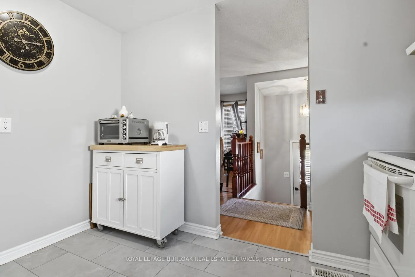Photo 13 of Unit Upper, 113 Commercial Street, Welland, Lincoln/Crowland — HOMEH