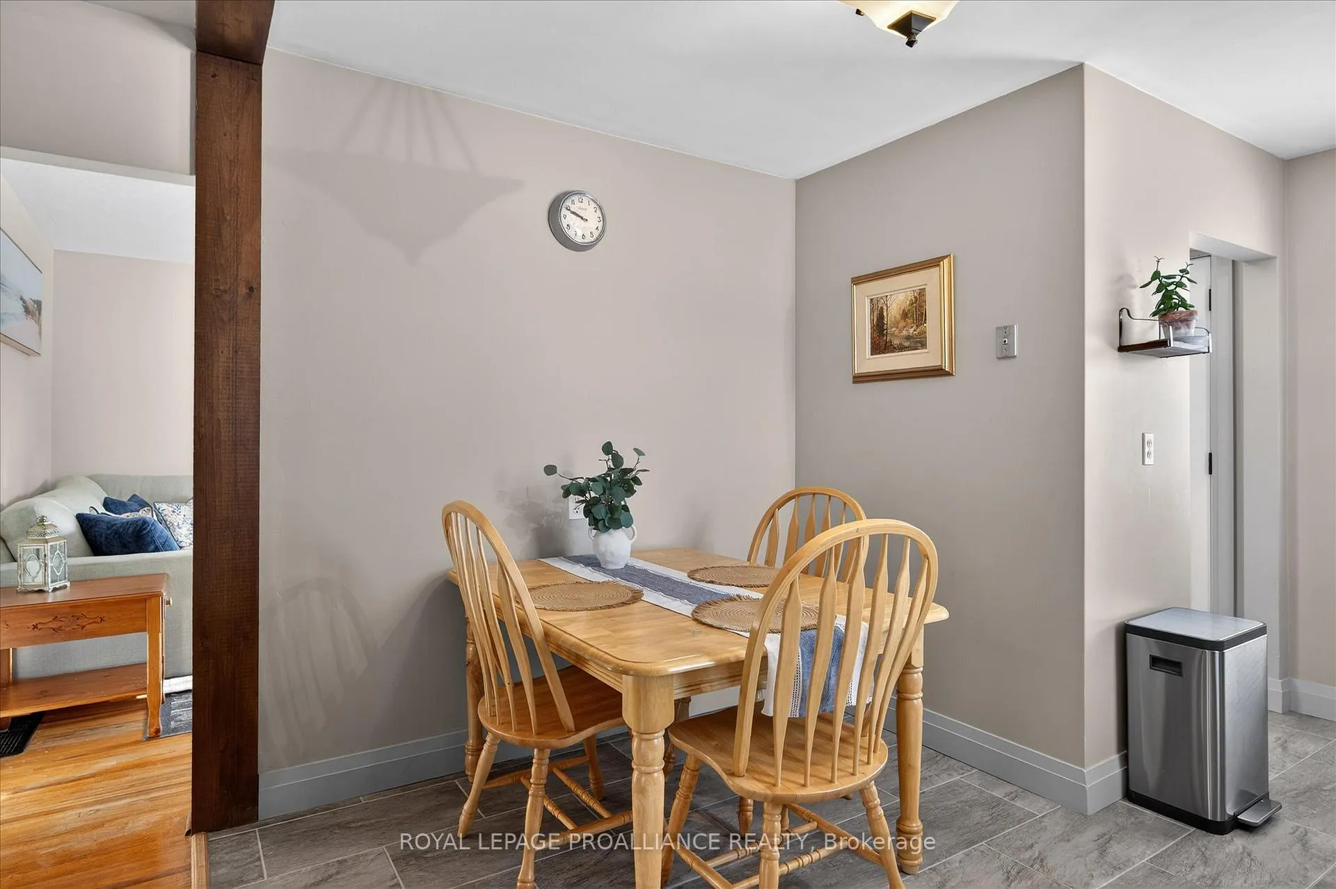 Photo 14 of 260 Bellevue Street, Peterborough, Northcrest Ward 5 — HOMEH
