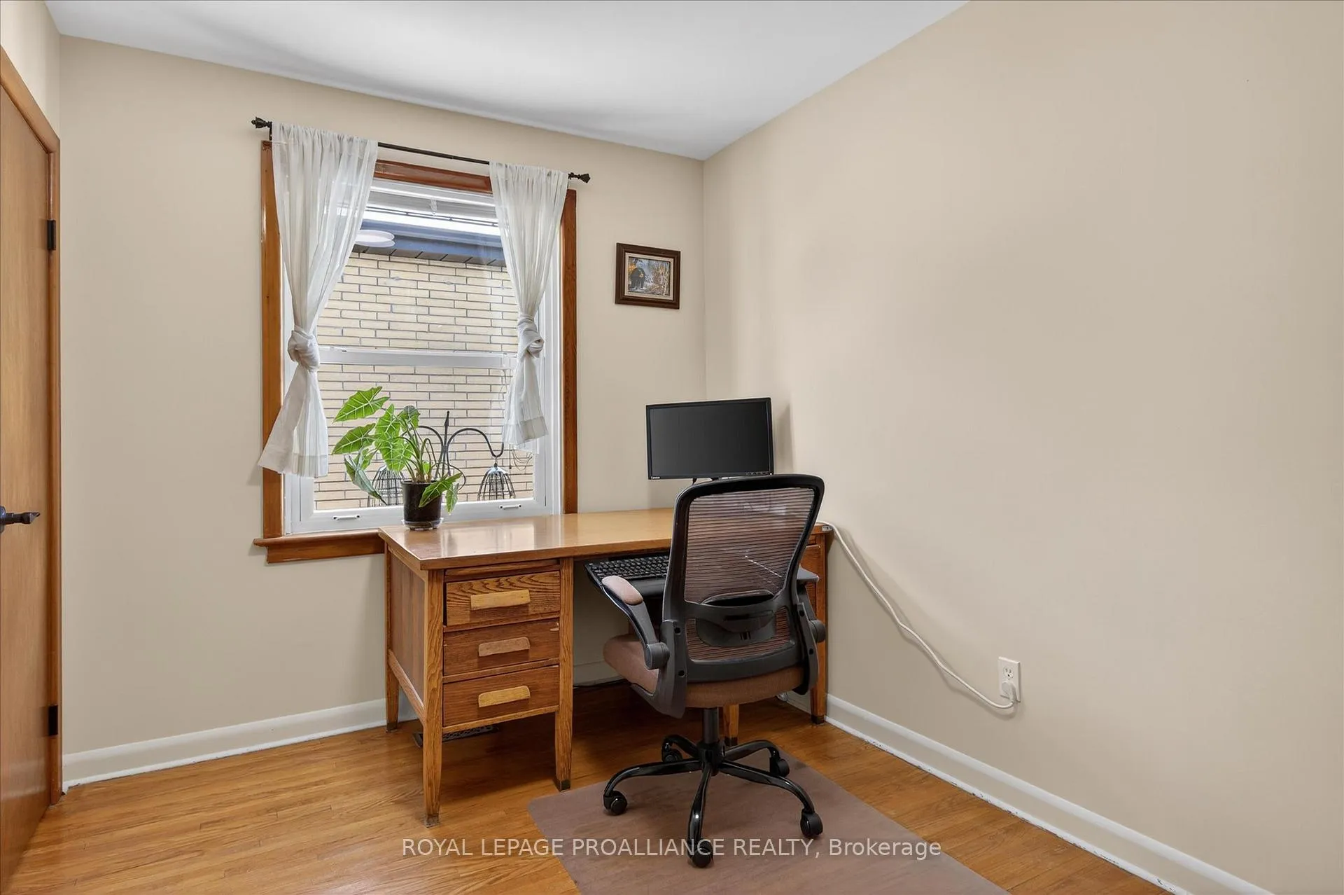 Photo 23 of 260 Bellevue Street, Peterborough, Northcrest Ward 5 — HOMEH
